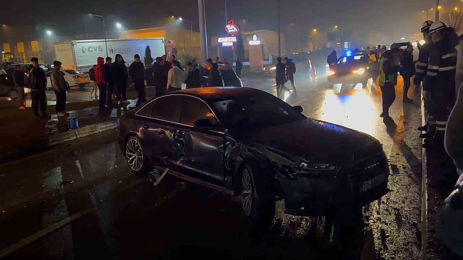 Bartın'da 4 araçlı zincirleme kaza: 2 yaralı