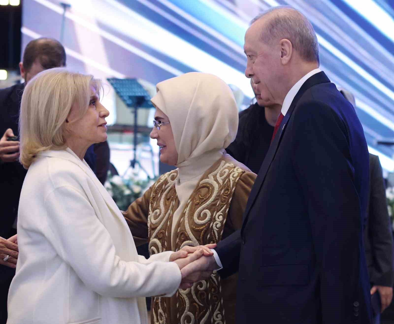 Cumhurbaşkanı Erdoğan: 'Her kim, kadına ve çocuğa şiddet uyguluyorsa, zulmediyorsa insanlıktan nasibini almamış demektir'