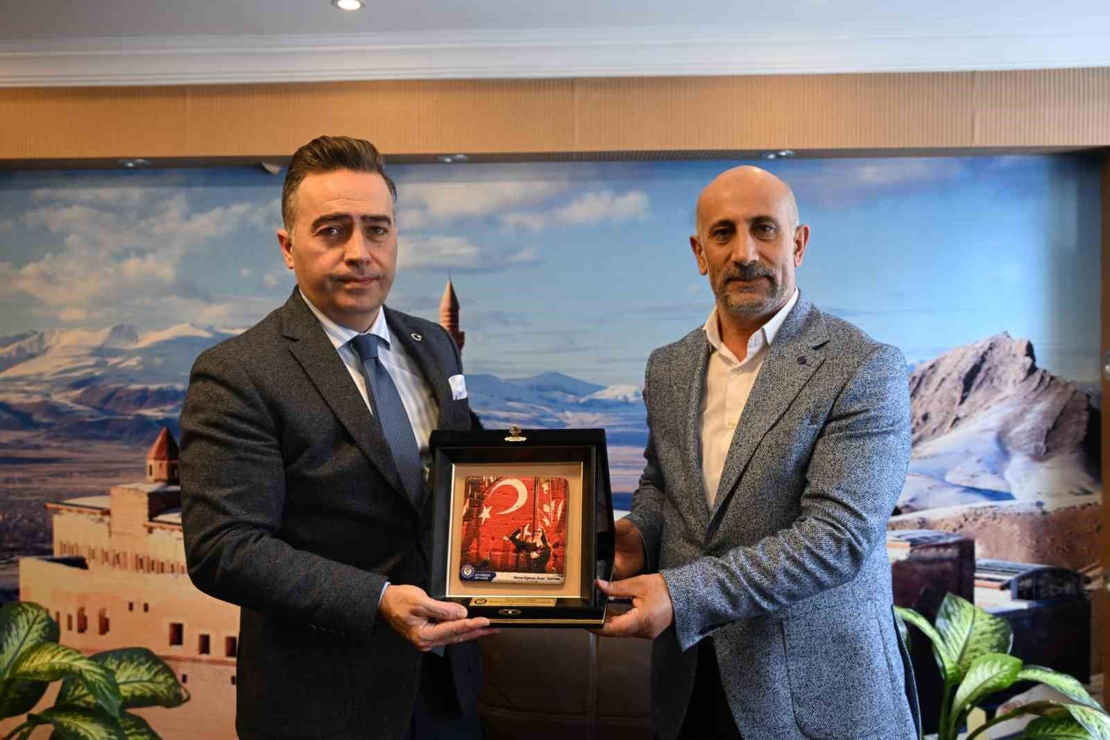 Eğitim-Bir-Sen Ağrı Şubesi, okullardaki güvenlik tedbirleri için Önder'e teşekkür etti