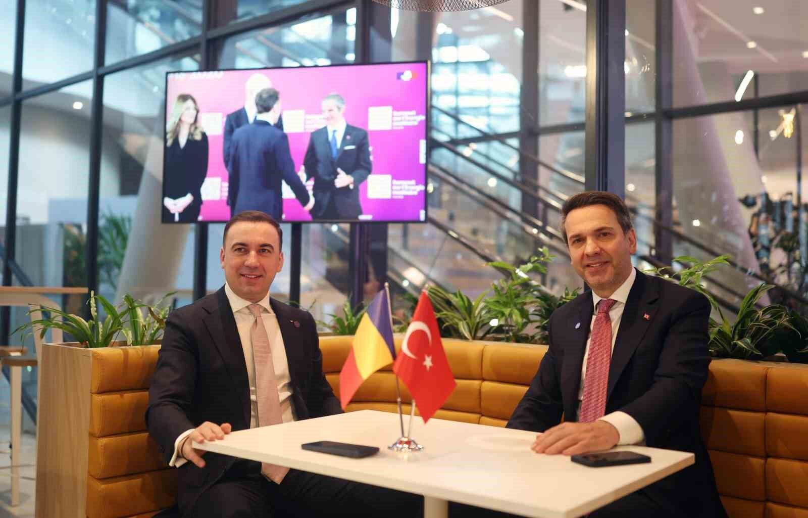 Enerji ve Tabii Kaynaklar Bakanı Bayraktar, Romanyalı mevkidaşı Ivan ile bir araya geldi