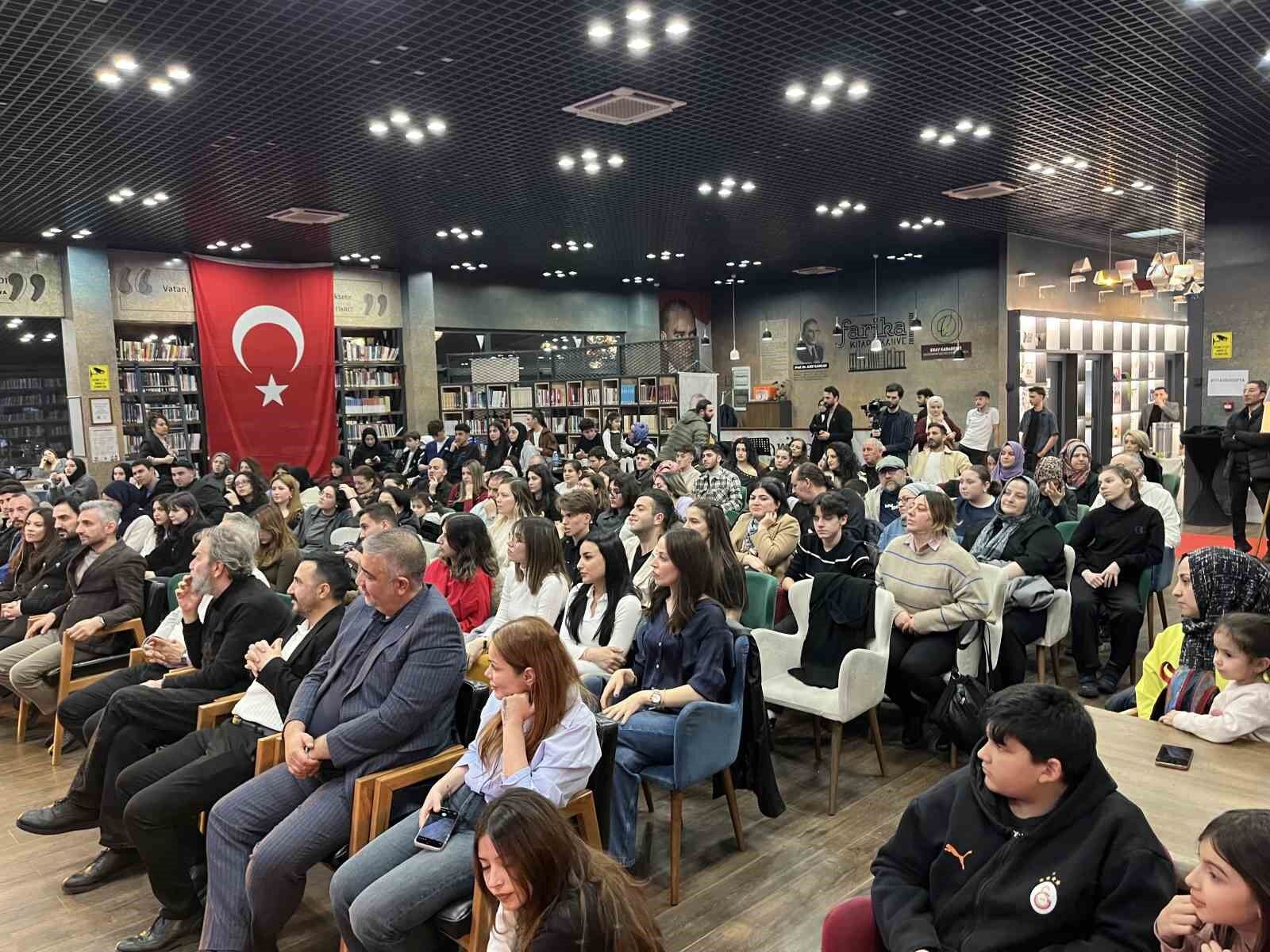 Gaziosmanpaşa'da 27 Mart Dünya Tiyatrolar Günü etkinliği düzenlendi