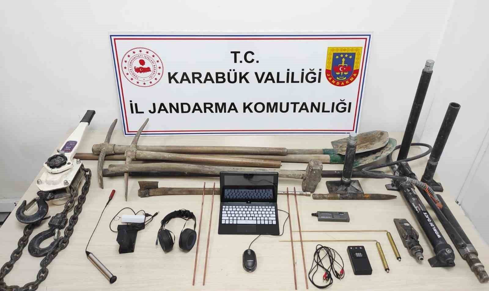 Karabük'te jandarmadan kaçak kazı ve uyuşturucu operasyonu
