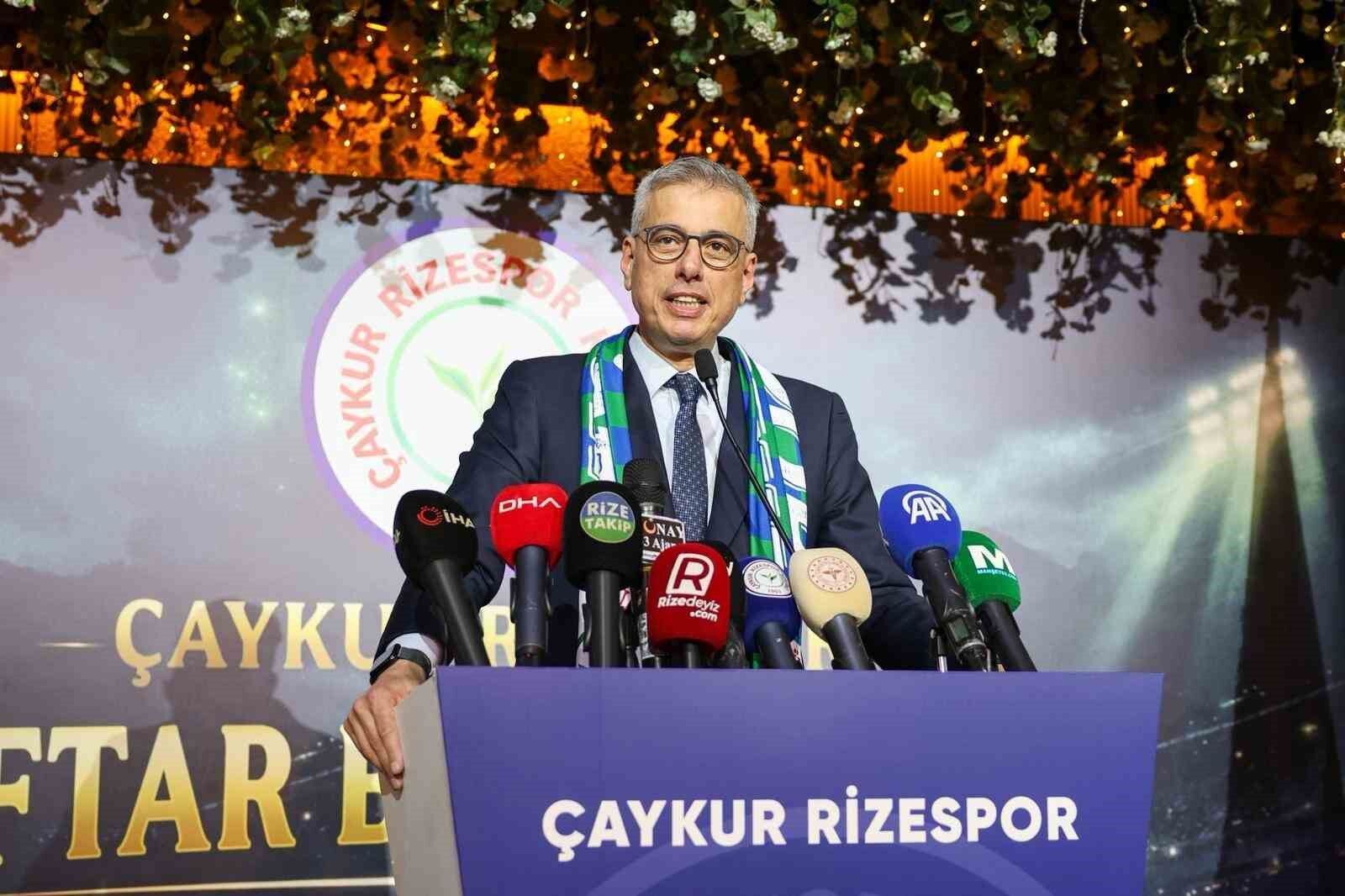 Kemal Memişoğlu 'Rizespor Süper Lig'deki spor kulüplerine örnek olan davranış ve yapı içerisinde'