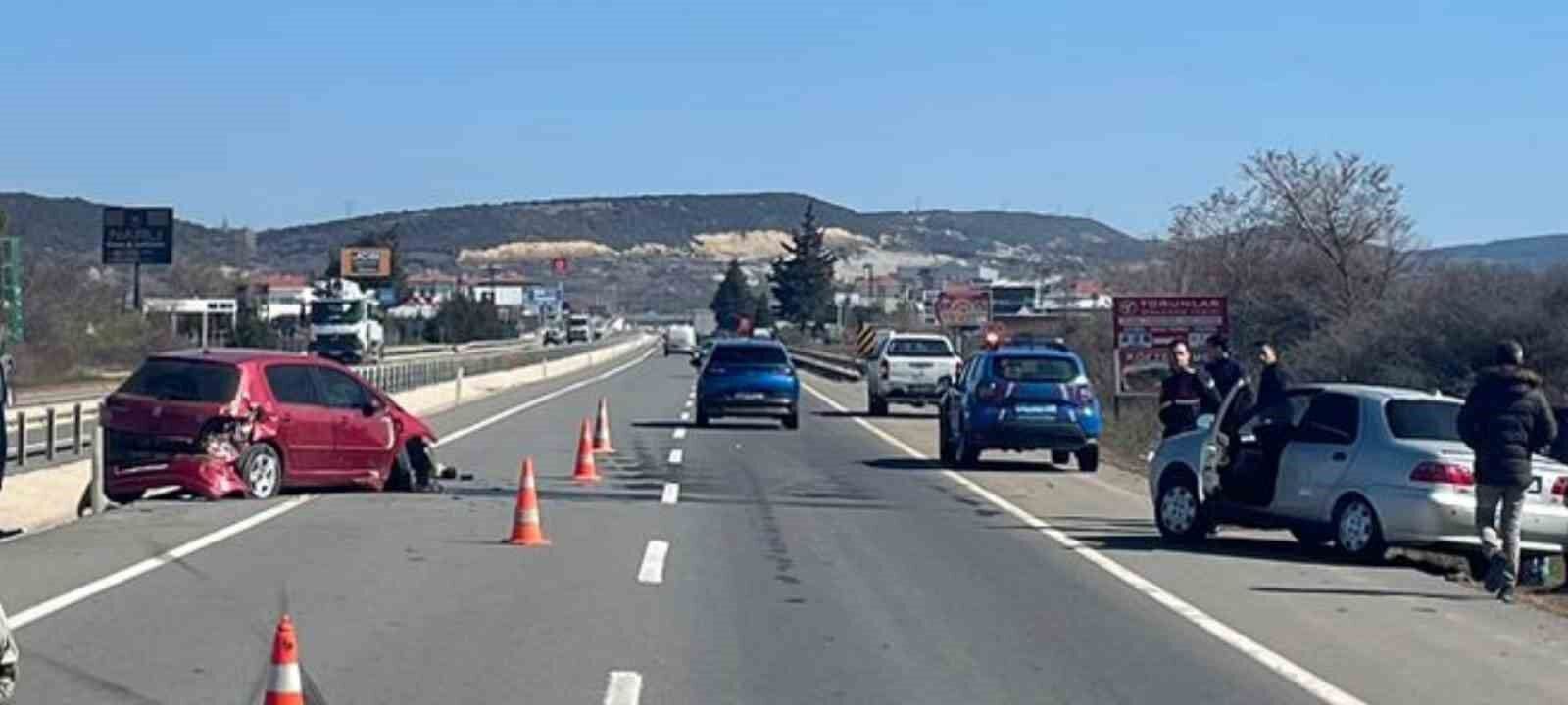 Keşan'da iki otomobilin çarpıştı: 1 kişi yaralandı