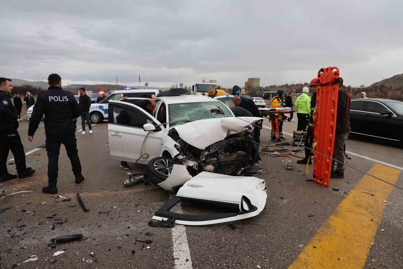 Nevşehir'de zincirleme trafik kazası: 2 ölü, 7 yaralı
