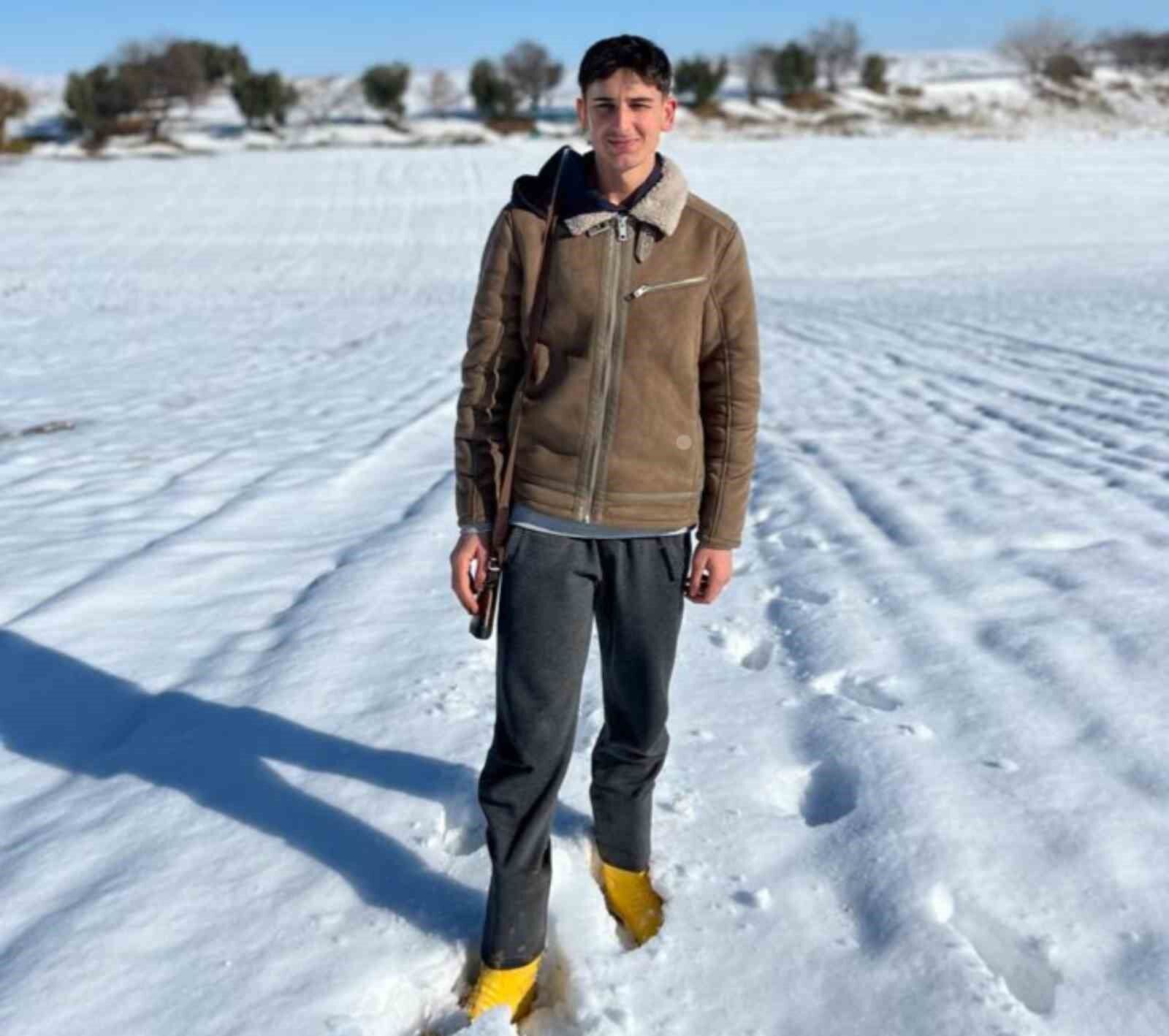 'Okula gidiyorum' diyerek evden ayrılan gençten haber alınamıyor