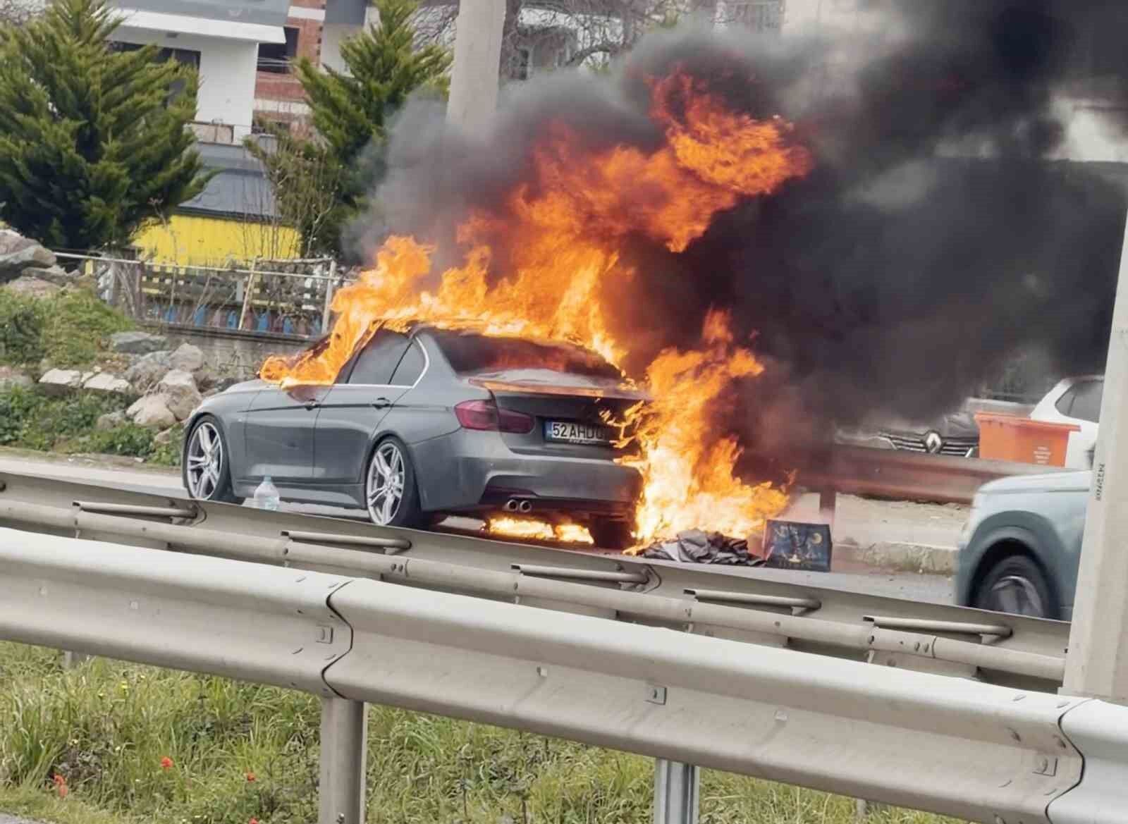 Ordu'da lüks otomobil alevlere teslim oldu