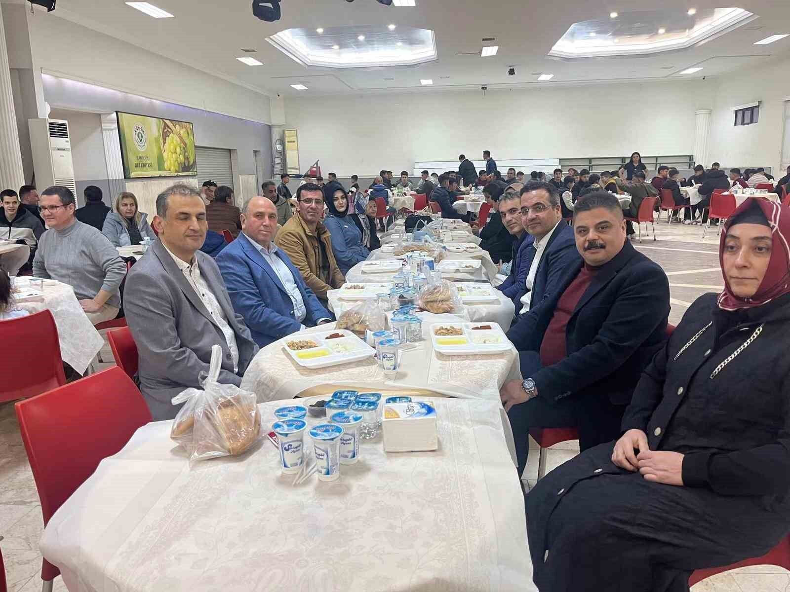 Sarıgöl Mesleki Eğitim Merkezi'nden birlik sofrası