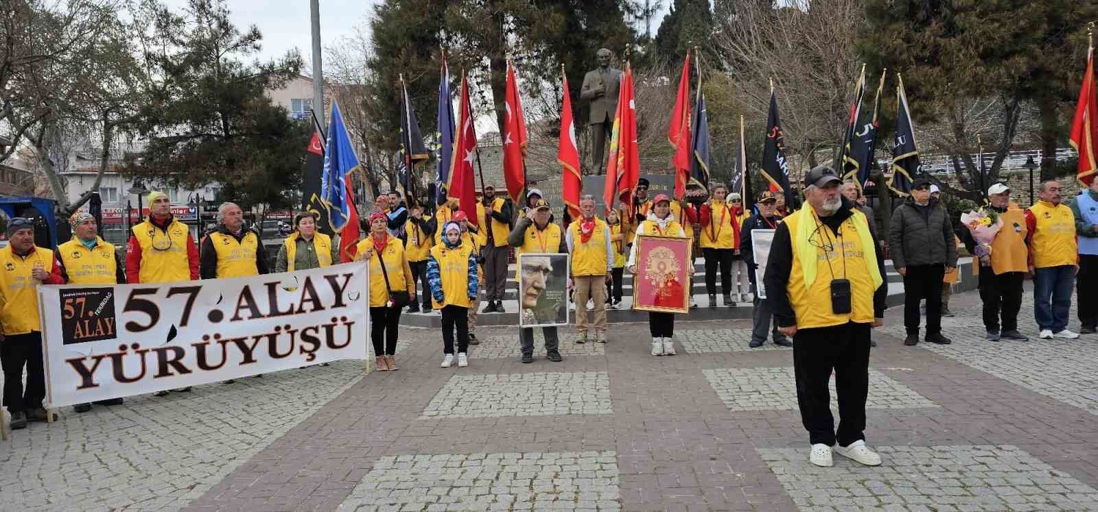 Tekirdağ'dan yola çıkan '57'nci Alay' korteji Gelibolu'ya ulaştı