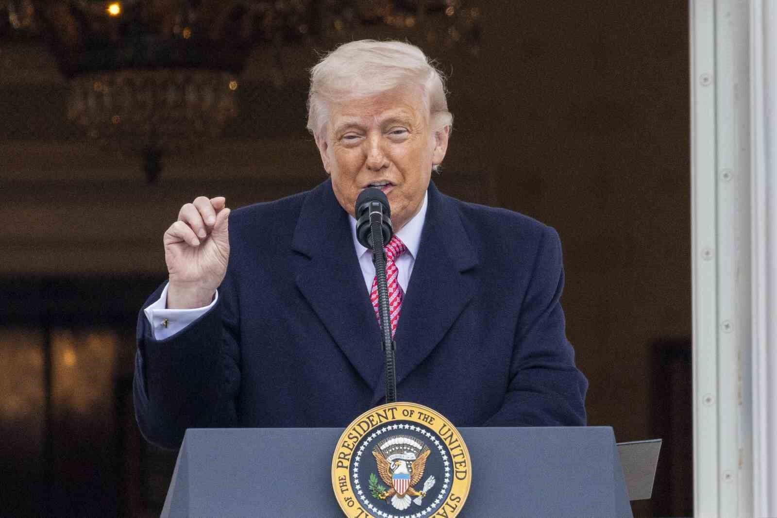 Trump: '(İran) Orada daha çok uzun bir süre kalmamız gerekmeyecek'