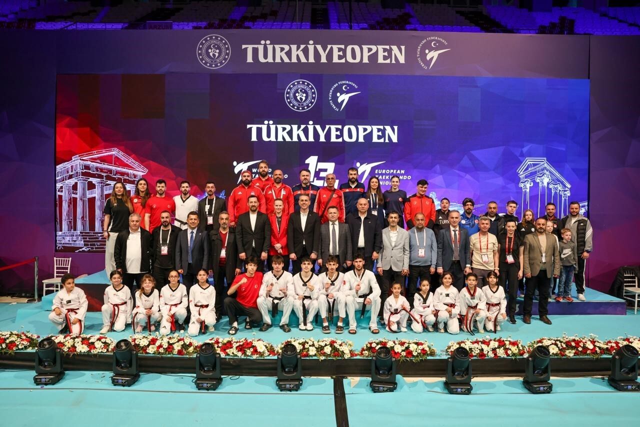 Türk sporculardan, 13. Uluslararası Türkiye Açık Taekwondo Turnuvası'nda 262 madalya
