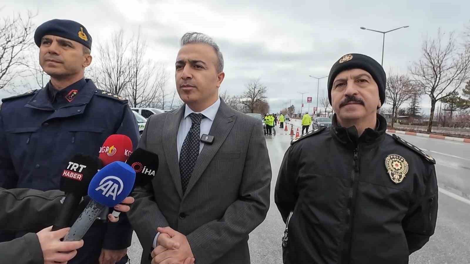 Vali Çiçek: 'Bayramda vatandaşımızın huzuru için sahadayız'