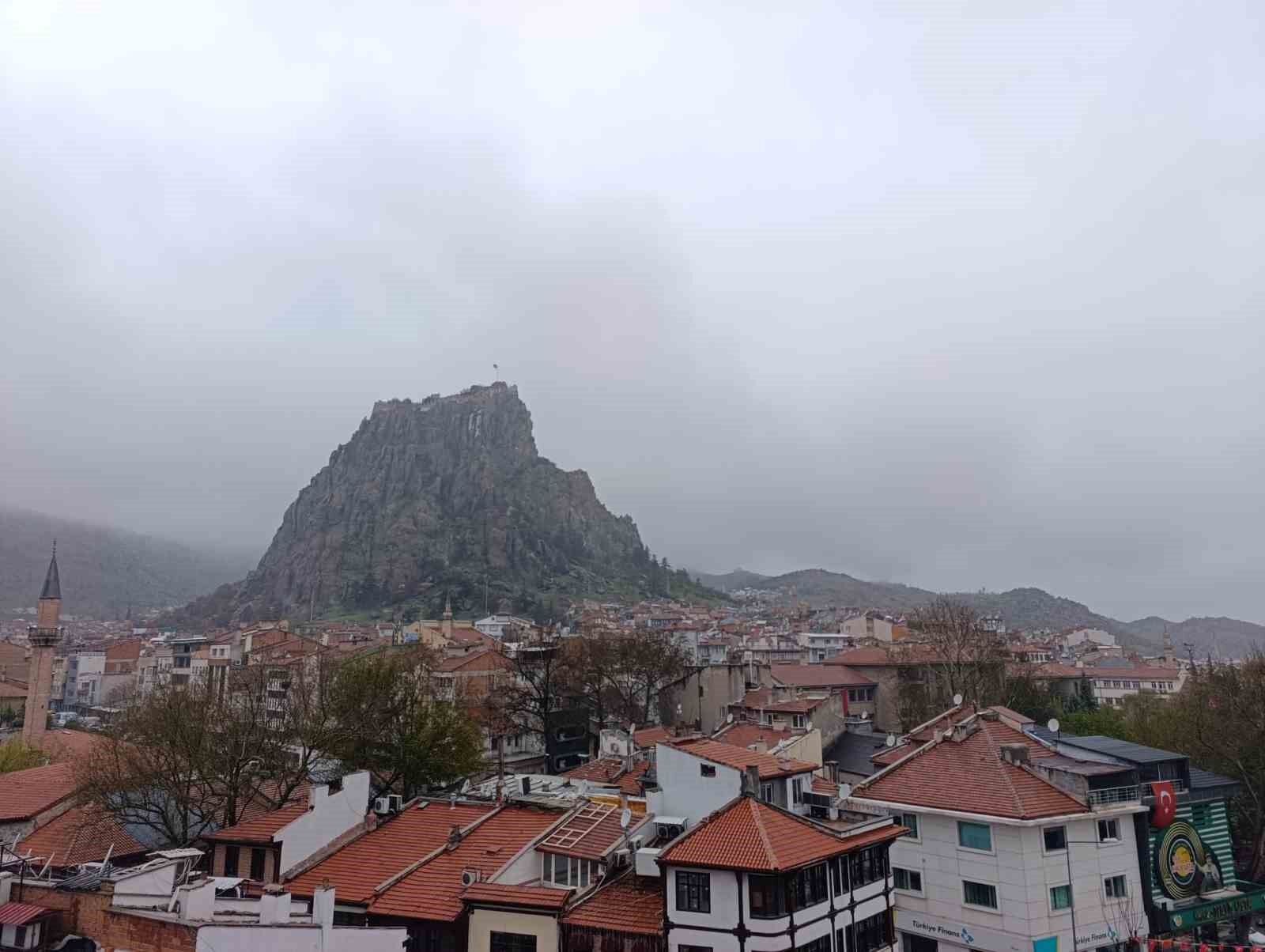 Afyonkarahisar'da yağmur etkili oldu