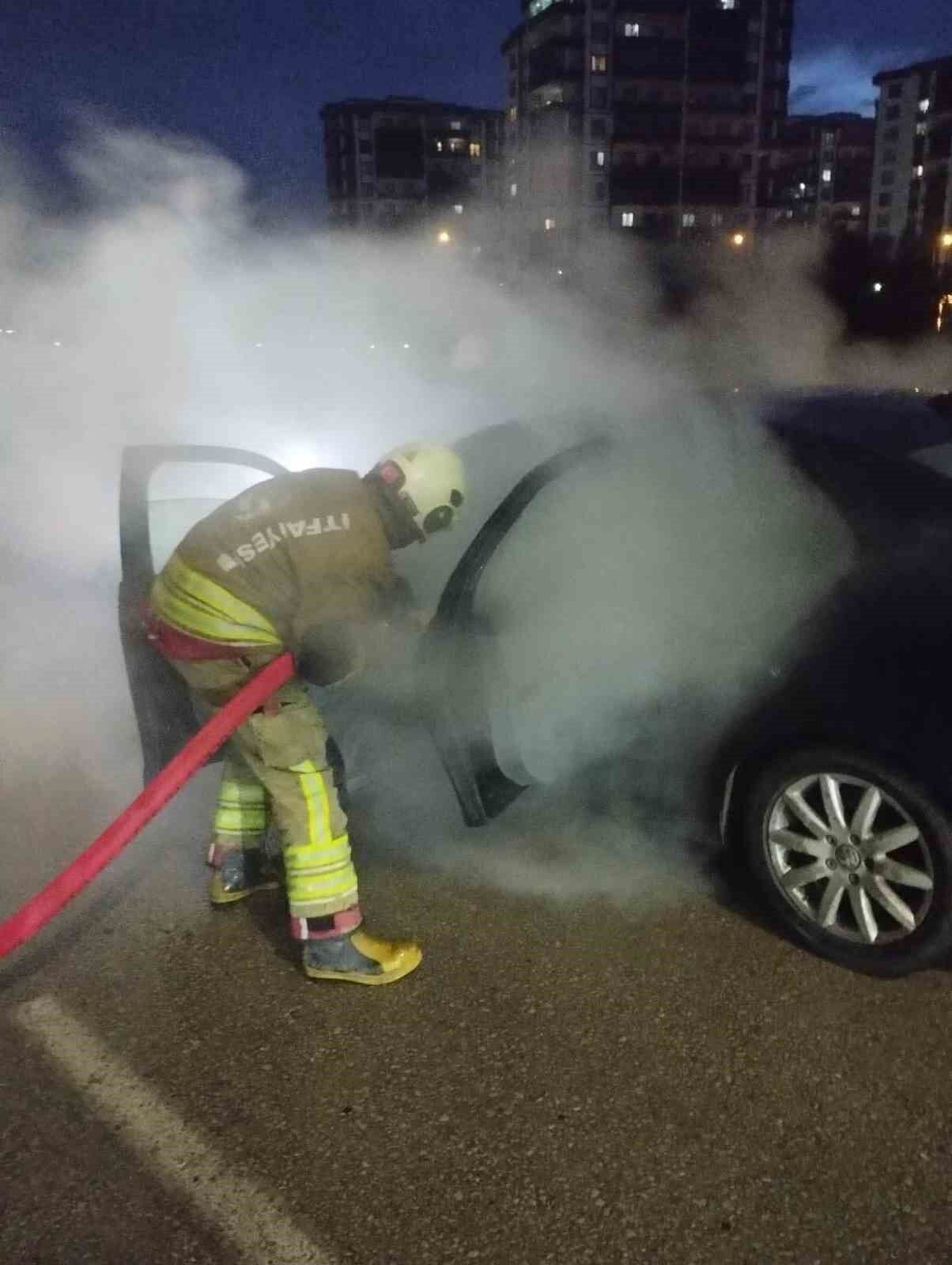 Arsuz'da otomobil yangını