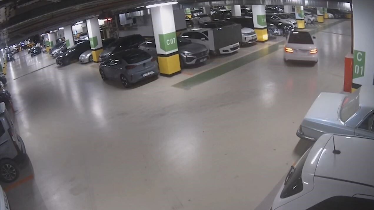 AVM otoparkında drift yapan 5 sürücüye 700 bin lira ceza, aynı suçu işleyen sürücü ehliyetinden oldu