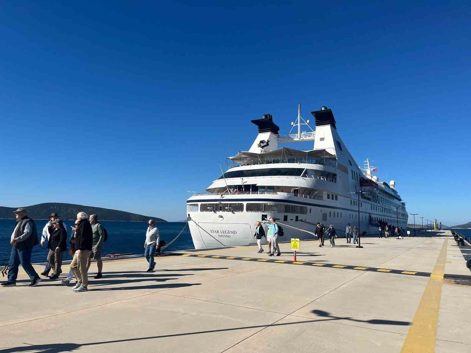 Bodrum'a 357 yolcusuyla geldi