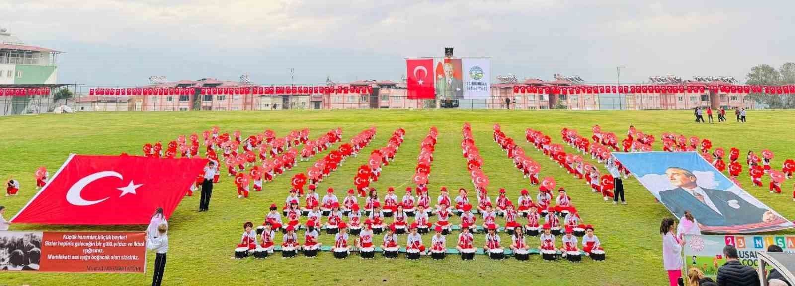 Bozdoğan'da 23 Nisan yağmura rağmen coşkuyla kutlandı