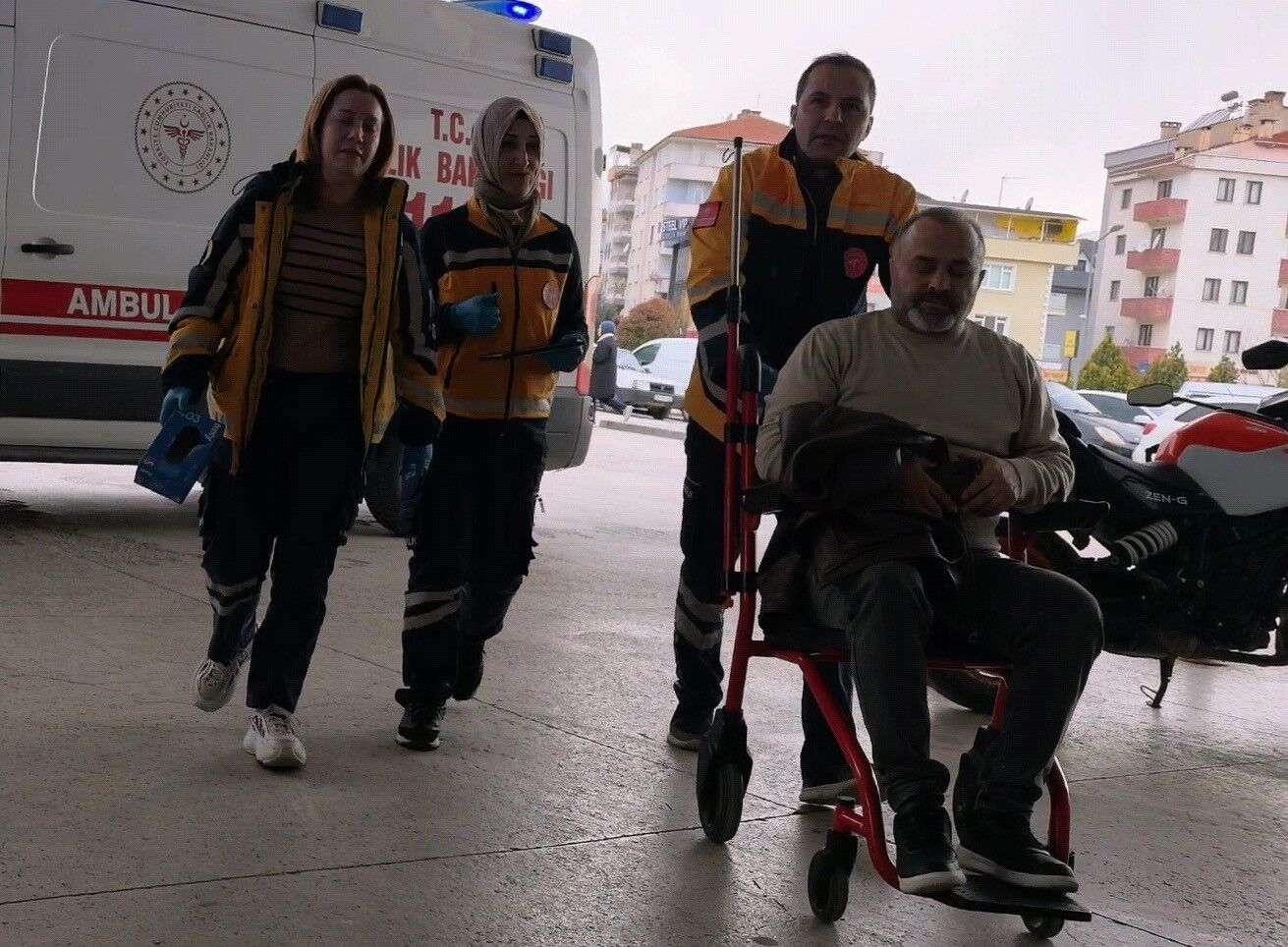 Bursa'da iki otomobil çarpıştı: 2 yaralı