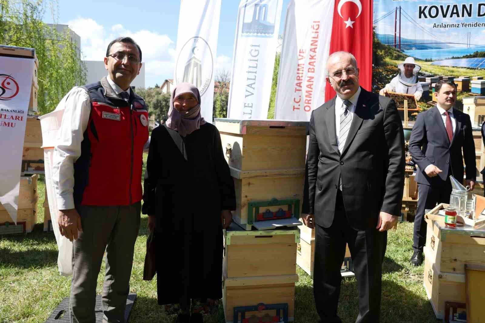 Çanakkale'de geçen yıl orman yangınlarından etkilenen 39 üreticiye 2 bin kovan dağıtıldı