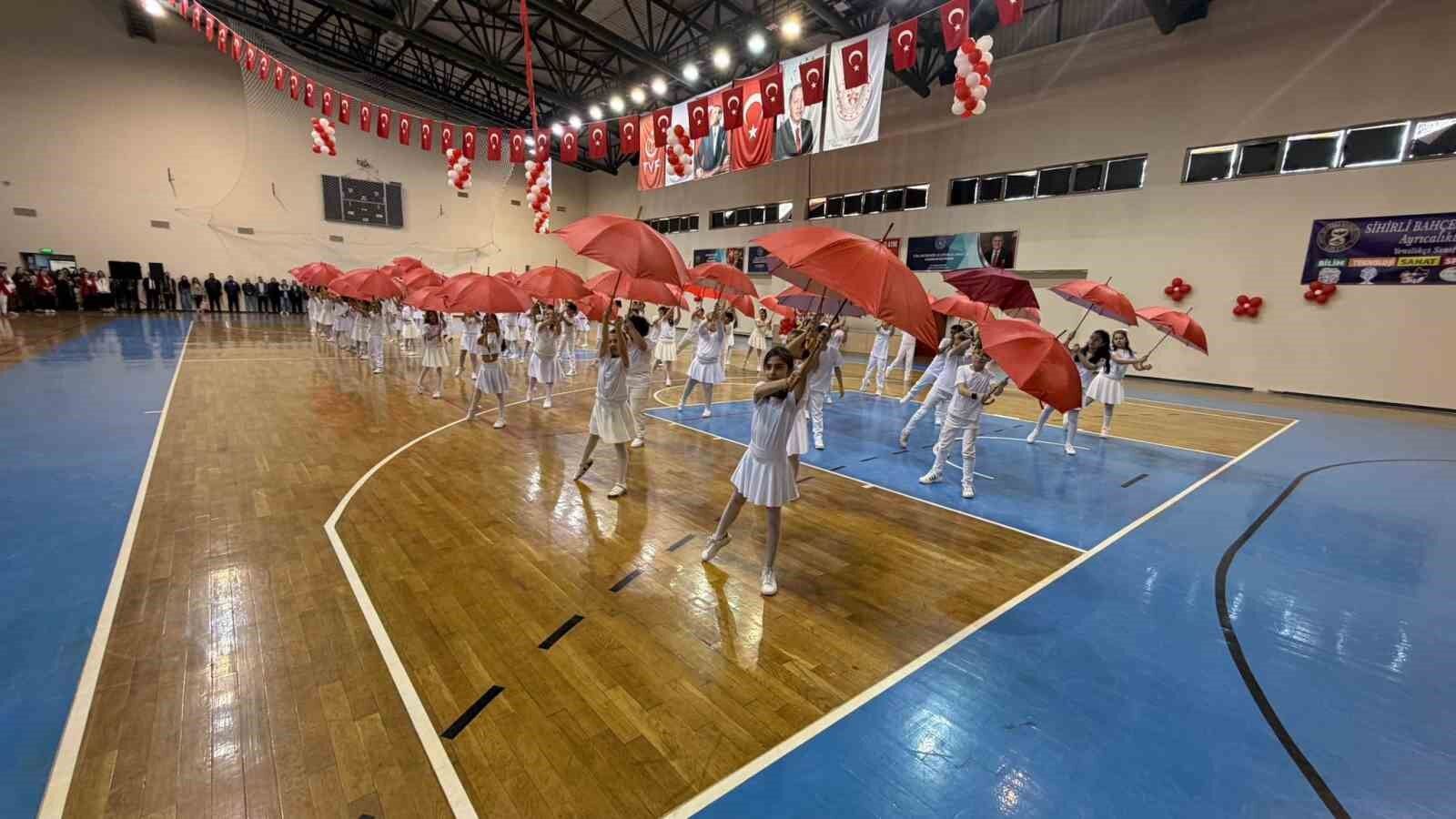 Edremit'te 23 Nisan gururu