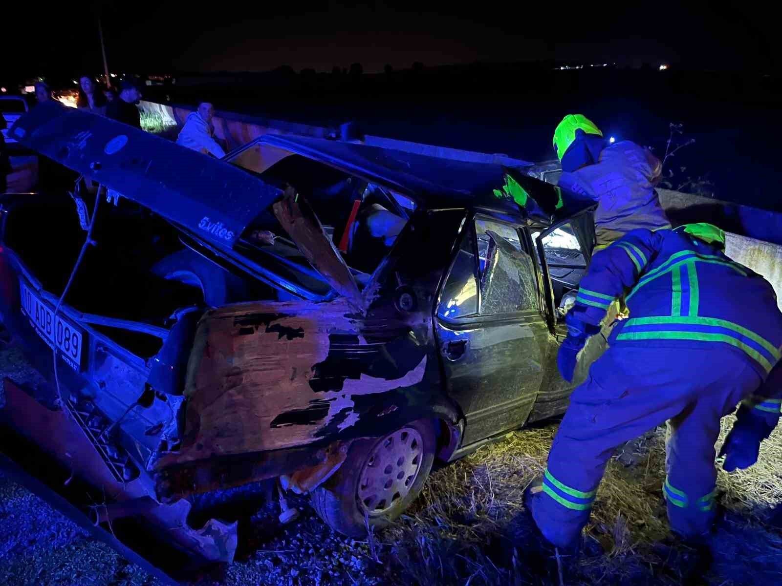 Gönen'deki tek taraflı kazada 2 kişi yaralandı