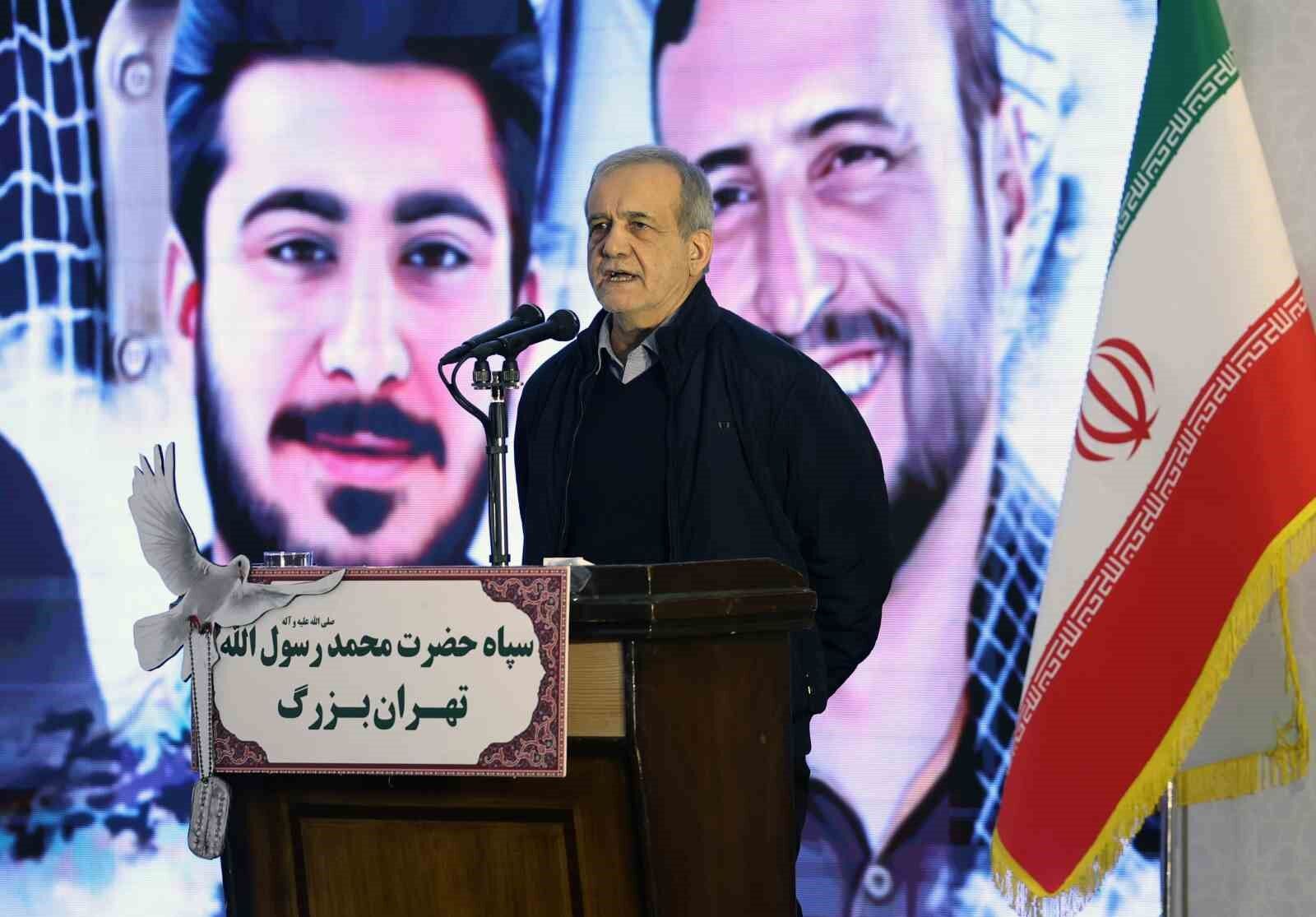 İran Cumhurbaşkanı Pezeşkiyan: 'Deniz ablukasındaki kışkırtıcı ve yasadışı eylemler, ateşkes mutabakatının açık bir ihlali ve BM Şartı'na aykırıdır'