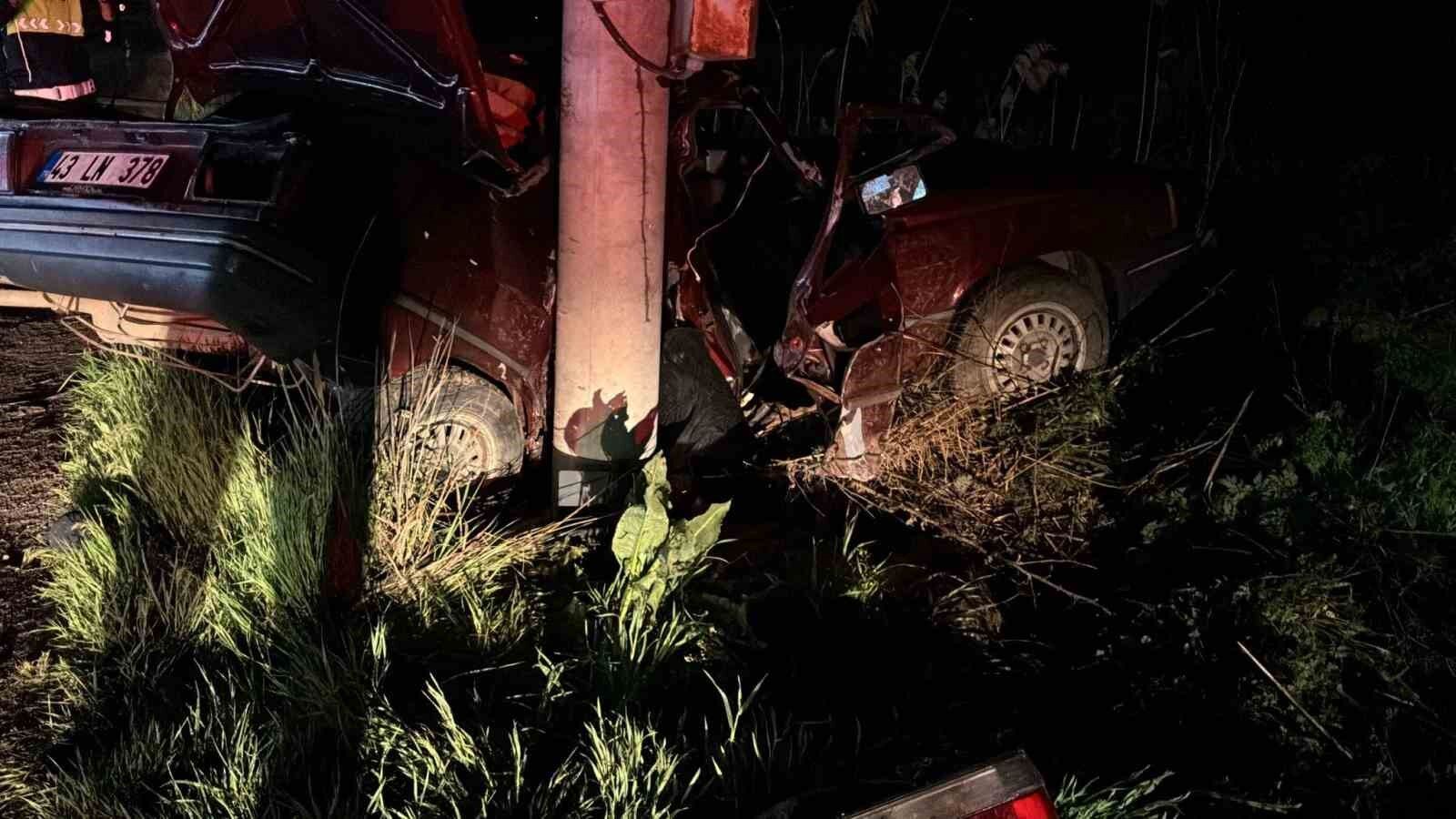 Kütahya'da feci kaza: Sürücü hayatını kaybetti