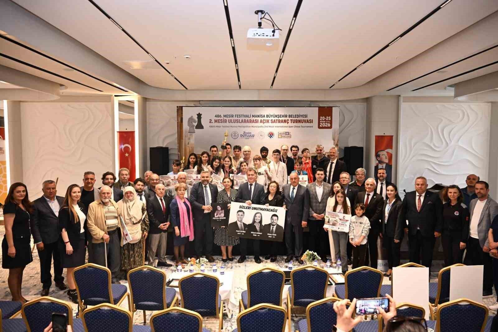 Manisa'da dev turnuvanın şampiyonu Azerbaycanlı Rasulov oldu