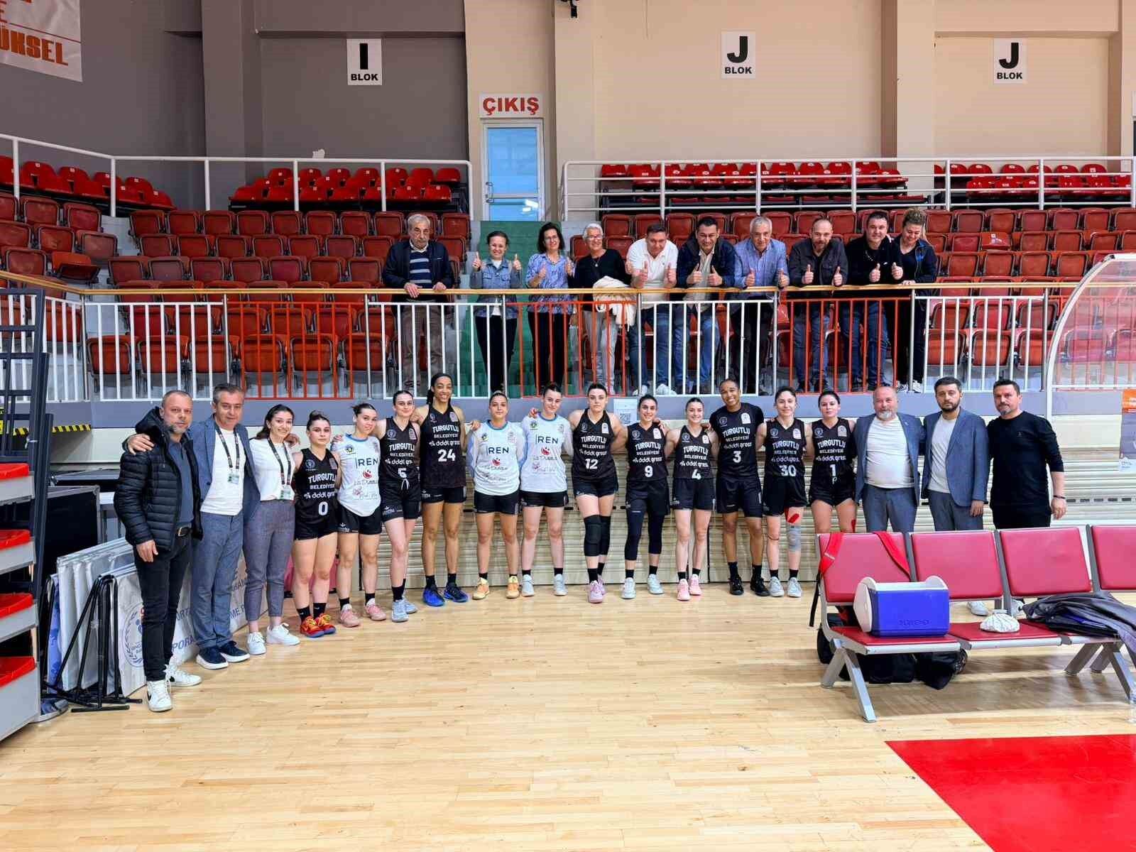 Manisa'nın potadaki tek kadın takımı yarı finalde