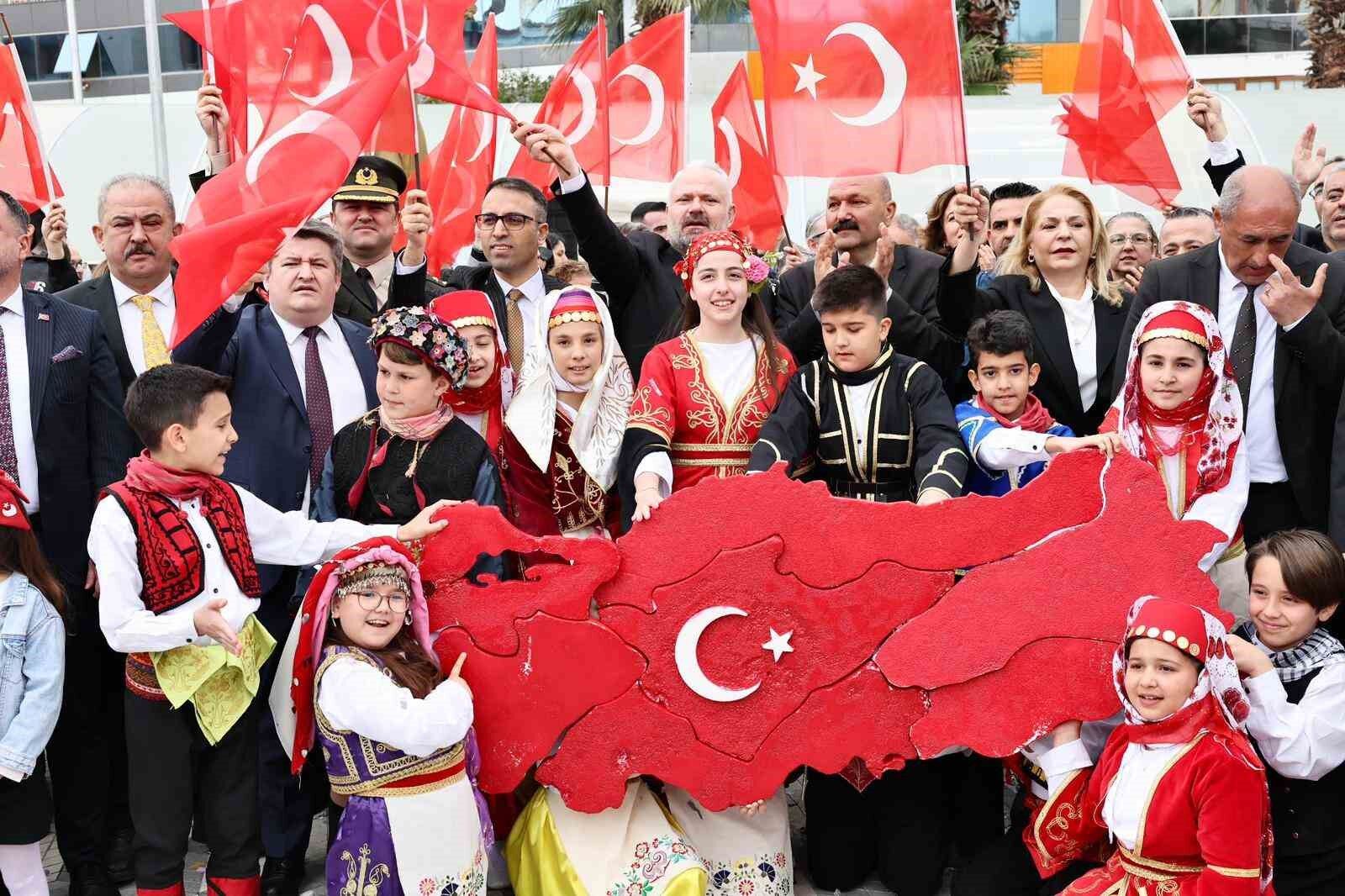 Menemen'de coşkulu kutlama