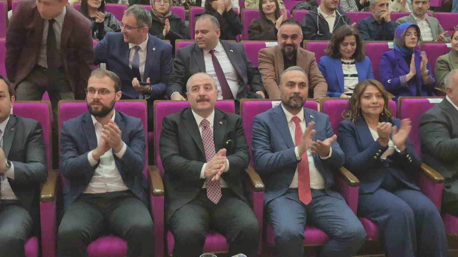 TBMM Sanayi ve Teknoloji Komisyonu Başkanı Varank: ''Dünya siyasetinde, uluslararası ilişkilerde artık sözü dinlenen bir Türkiye var''