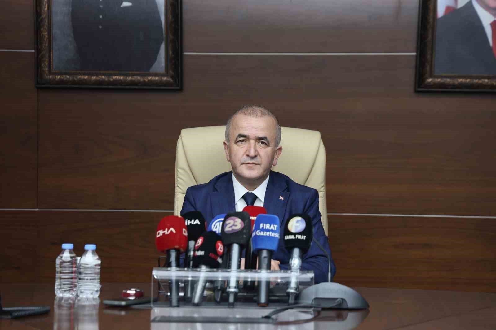 Vali Hatipoğlu: 'Randevusu olmayan ebeveynler okul bahçesine sokulmayacak'