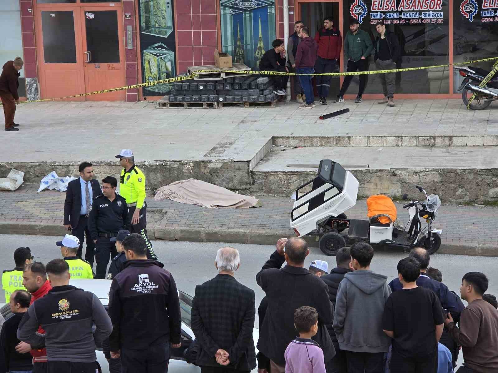 Yozgat'ta kazada kafasını kaldırıma çarpan yaşlı adam hayatını kaybetti