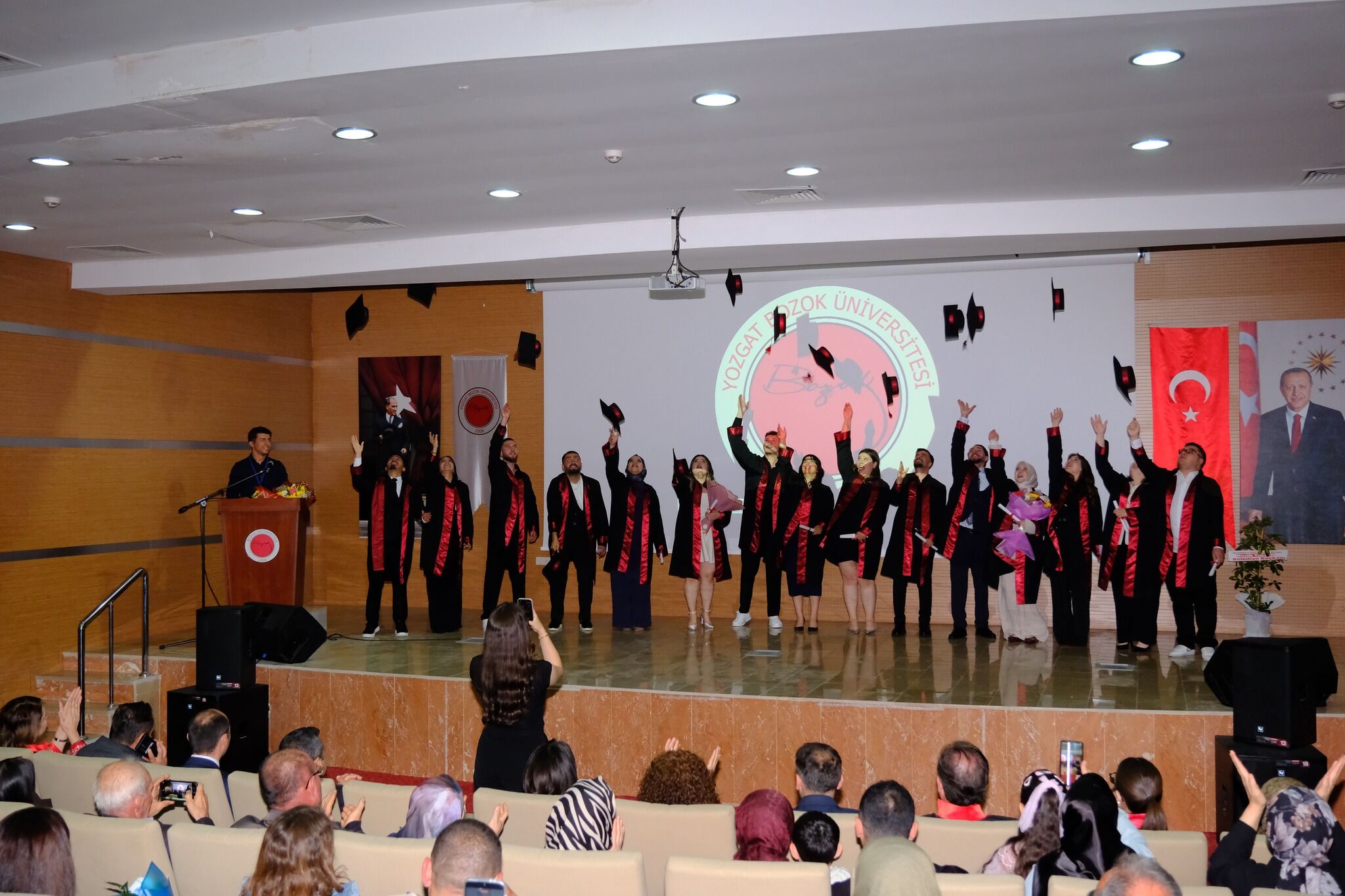 Akdağmadeni'nde Mezuniyet Gururu (2)