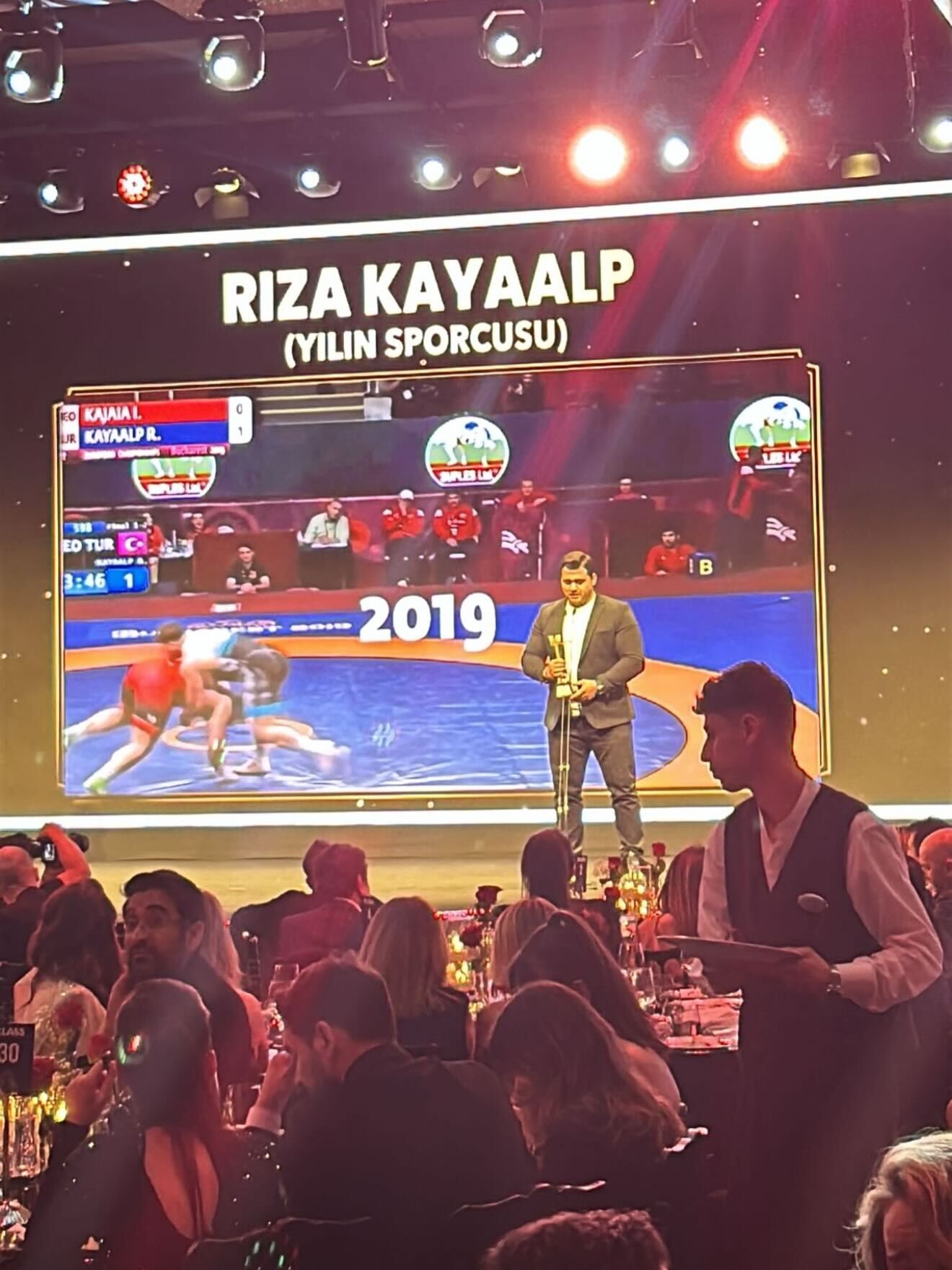 Rekoru Kırdı, Ödülü Kaptı Rıza Kayaalp Yılın Sporcusu (2)