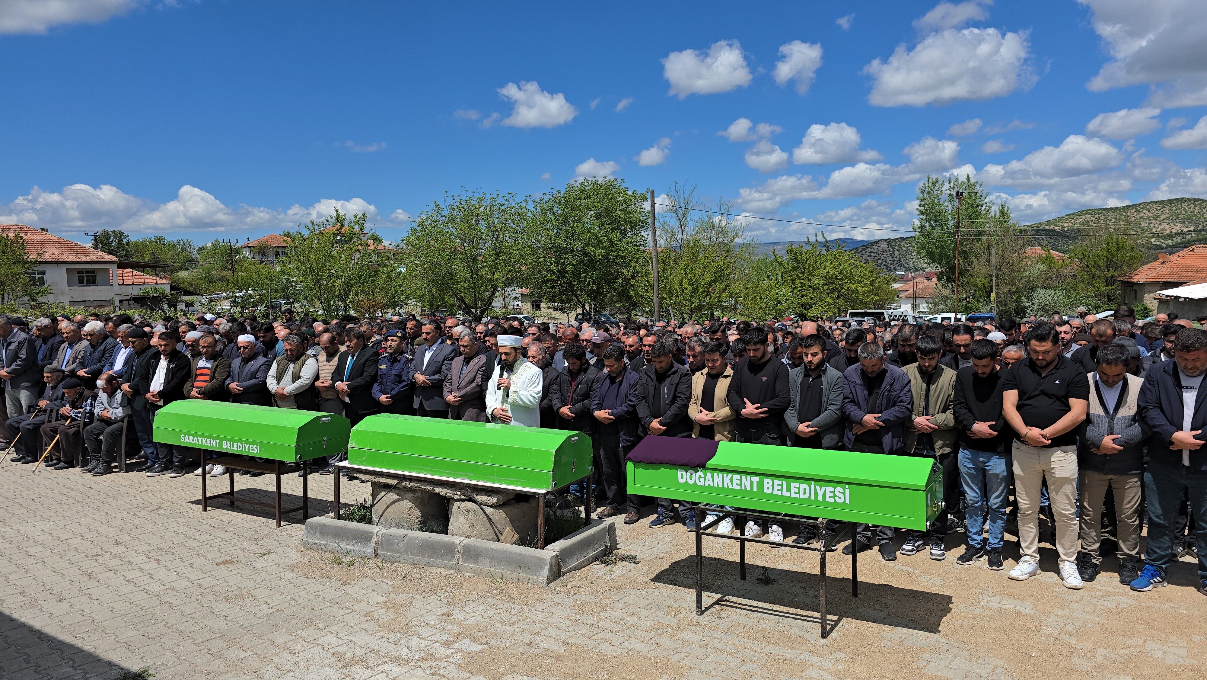 Saraykent'te Son Yolculuk Şeref Şahin Ve 2 Öğrenci Toprağa Verildi (1)