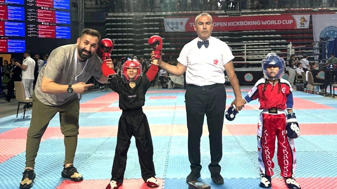 Sorgunlu Zümra İkinci Kez Zirvede Üst Üste Dünya Kupası Şampiyonu (2)