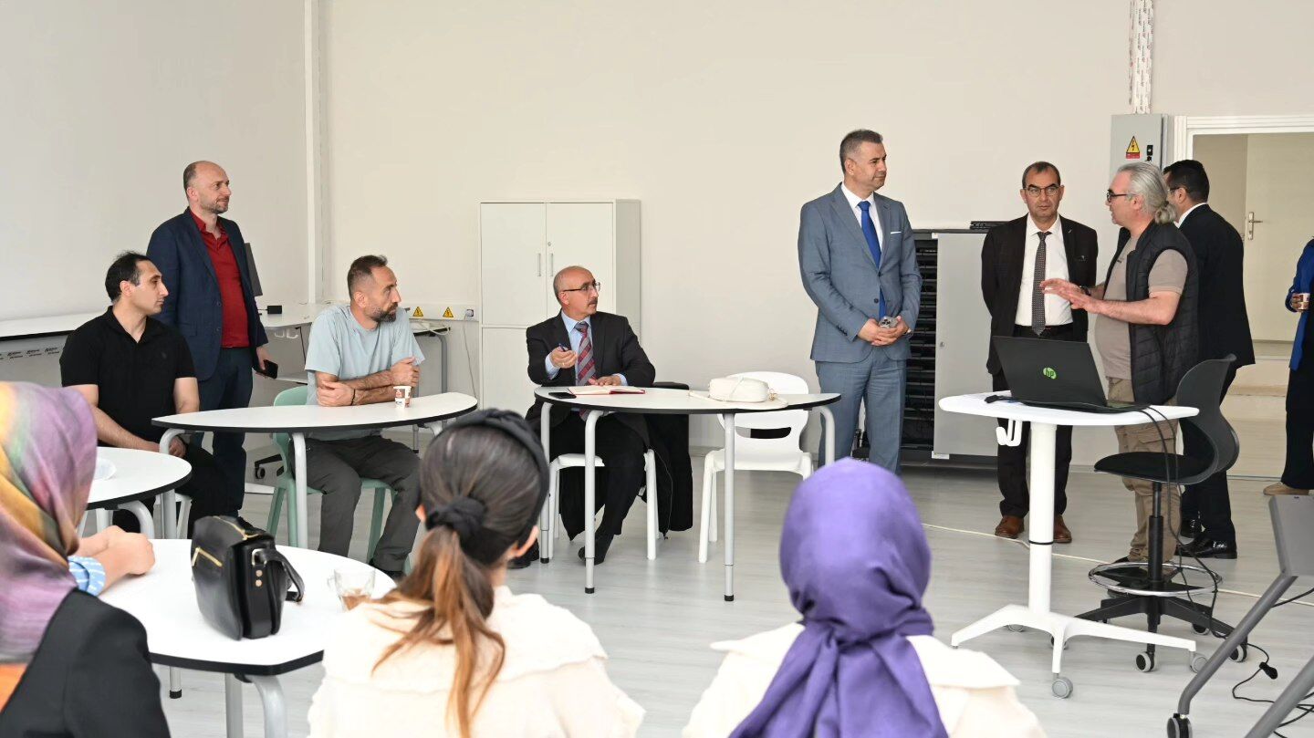 Yozgat Çamlığı'nda Dijital Yürüyüş Lise Öğrencileri Stem Projeleri Üretti (2)