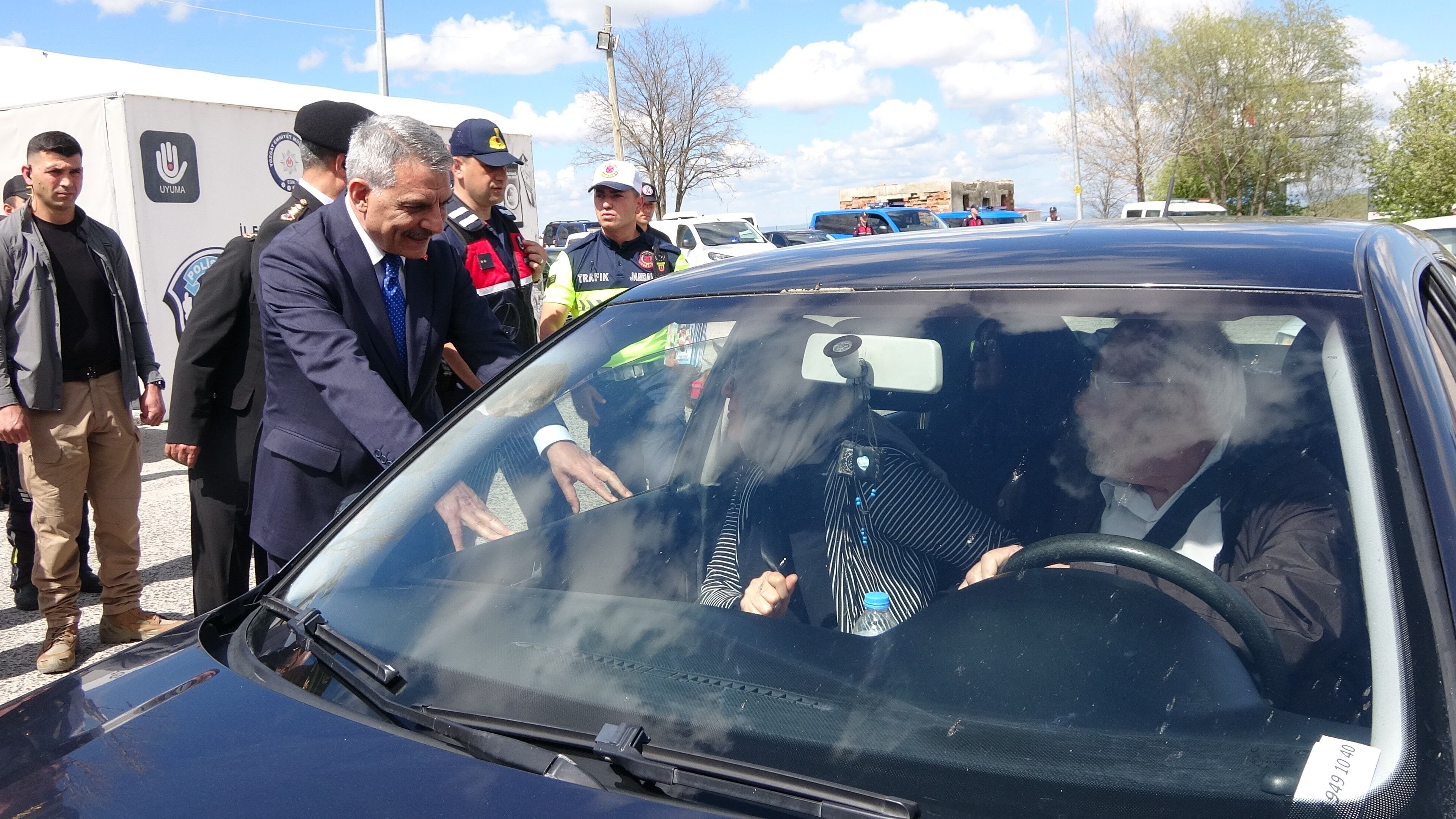 Yozgat Valisi Mehmet Ali Özkan, Şehitlik Ve Uygulama Noktasında Bayramlaştı (1)
