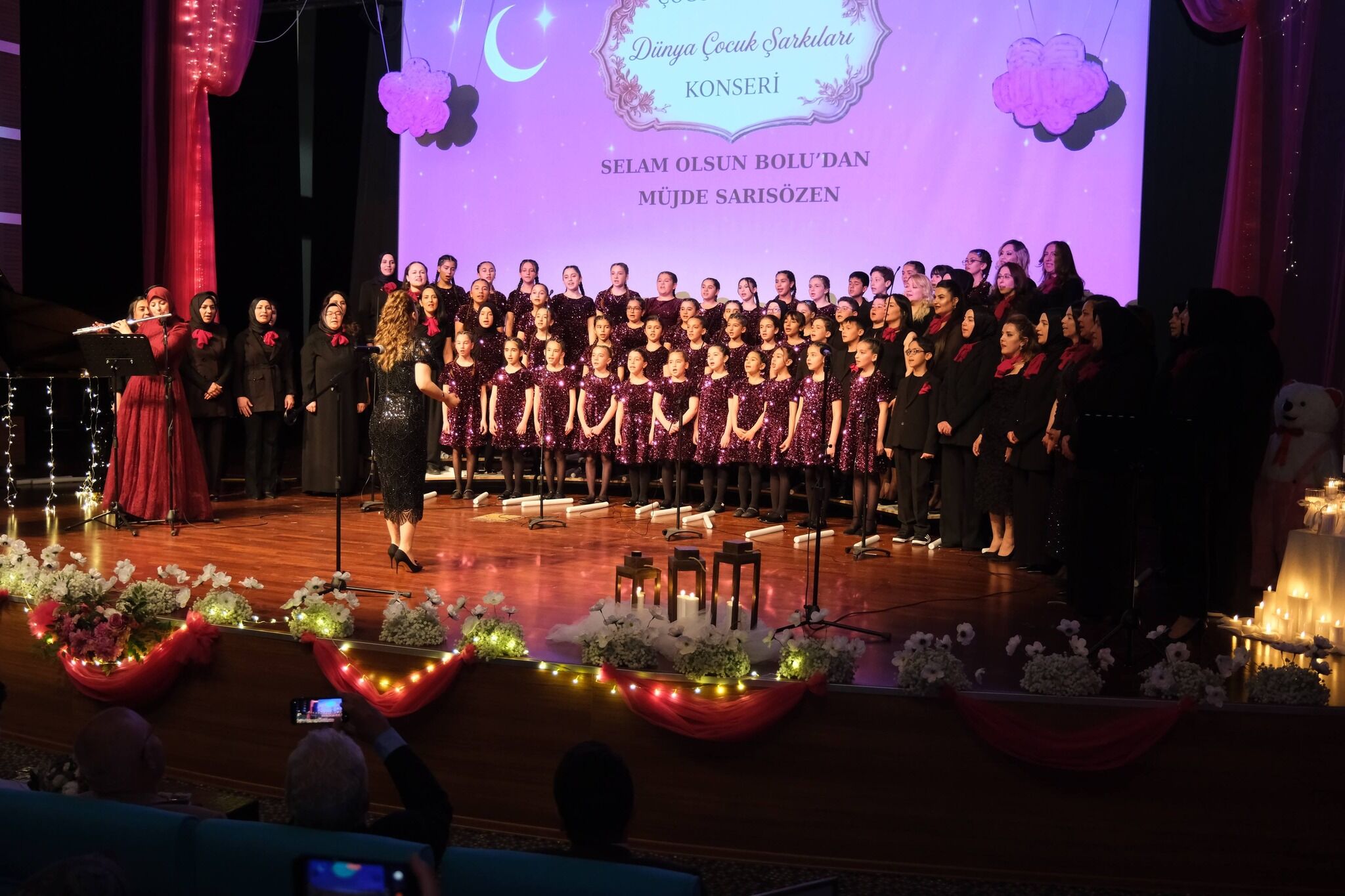 Yozgat'ta Minik Sesler Anneler Günü'nü Taçlandırdı (2)
