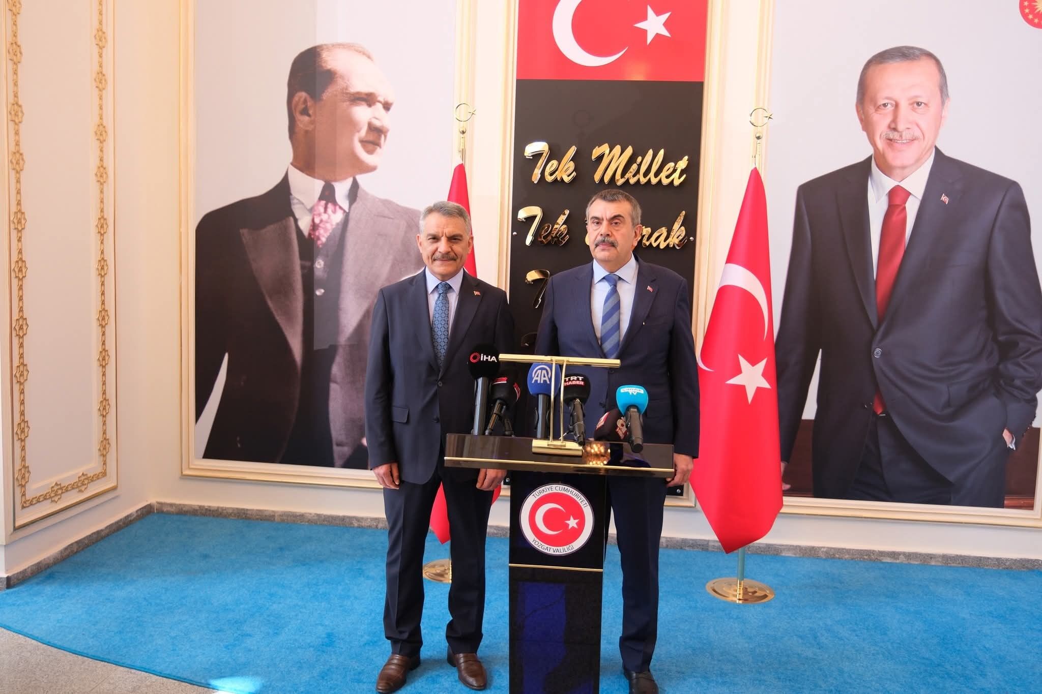 Bakan Tekin '1 Milyon 22 Bin 658 Öğrenci Sınava Girecek' (2)