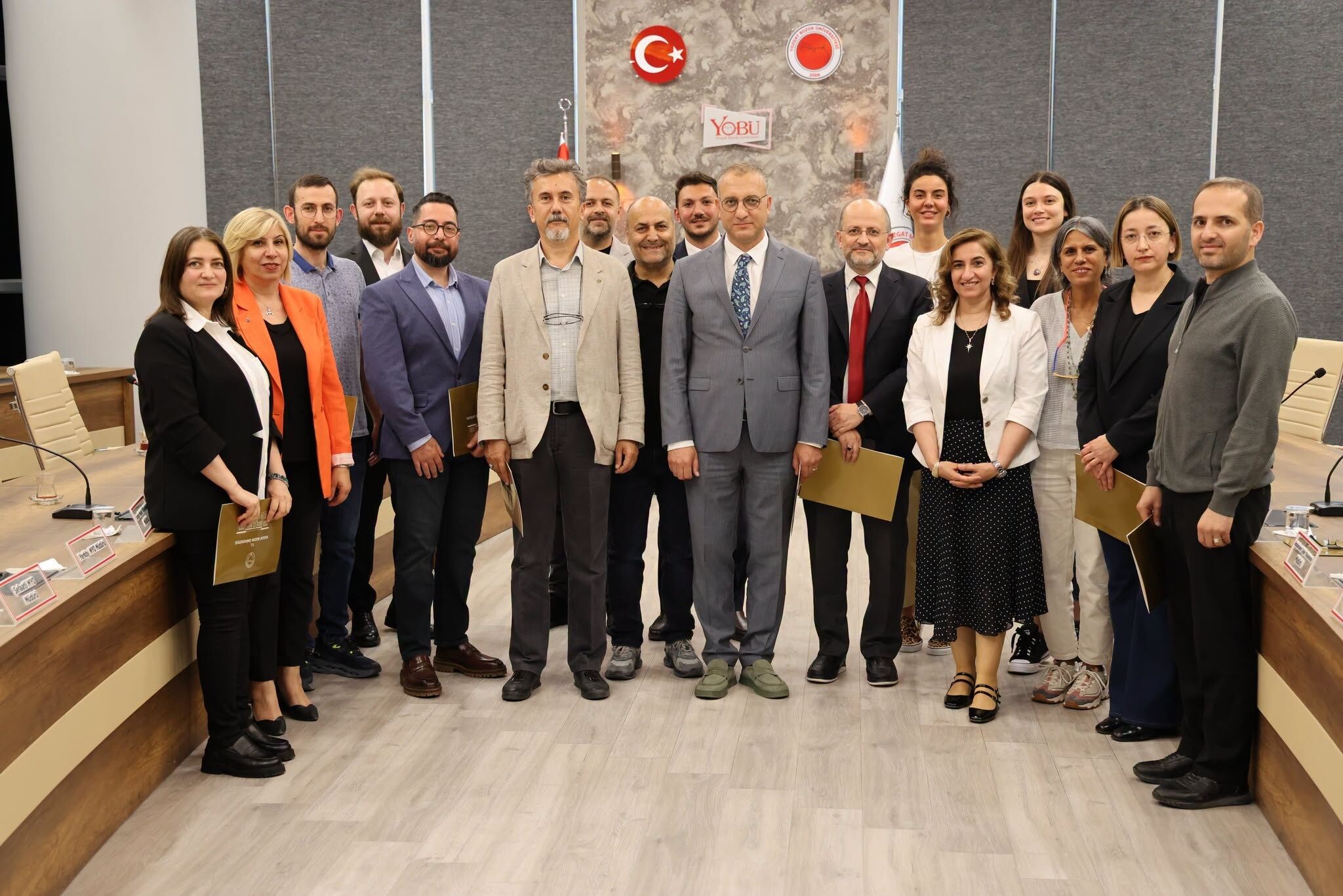 Rektör Yaşar'dan Editör Kuruluna Teşekkür