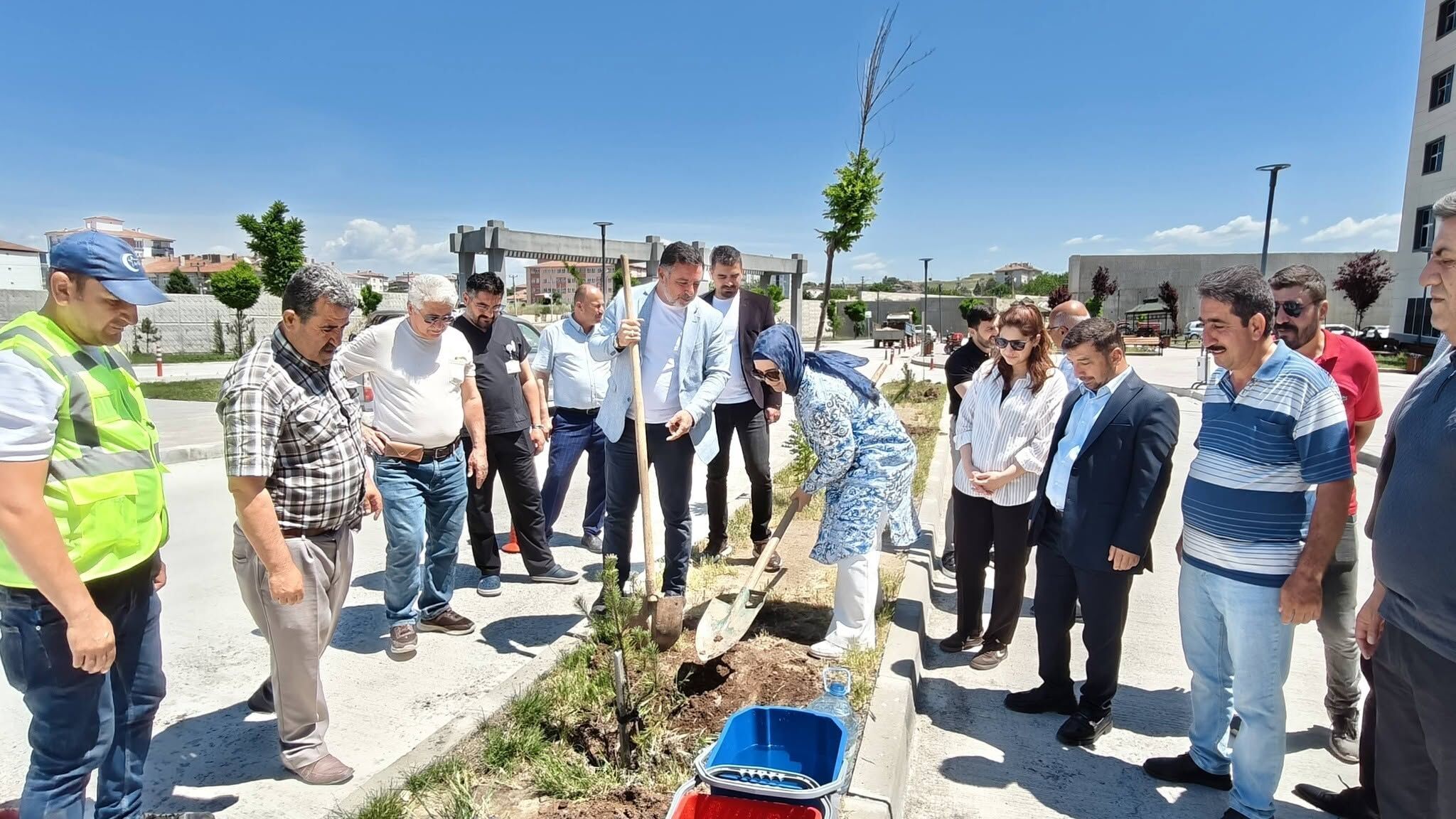 Yerköy Belediyesi Hastane Bahçesini Yeşillendirdi