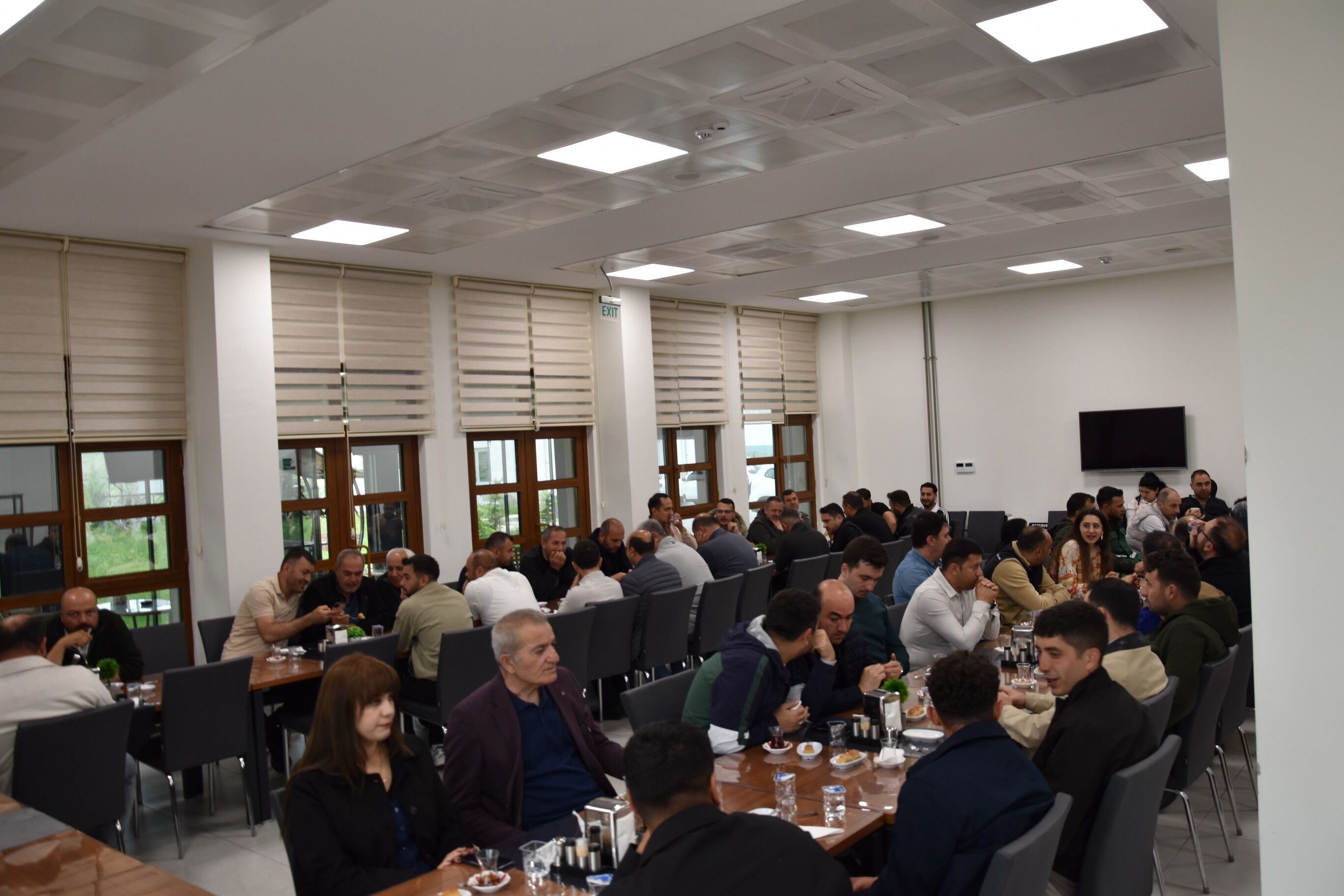 Yozgat Dsi̇'de Bayram Sıcaklığı Şenol Çalışanlarla Bayramlaştı (1)