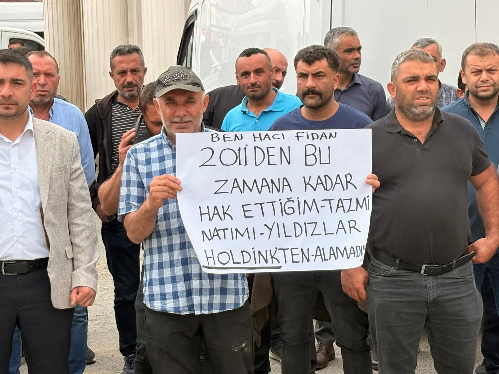 Yozgat'ta 4 Aydır Maaşlarını Alamadıklarını Ileri Süren Maden Işçileri Işvereni Protesto Etti