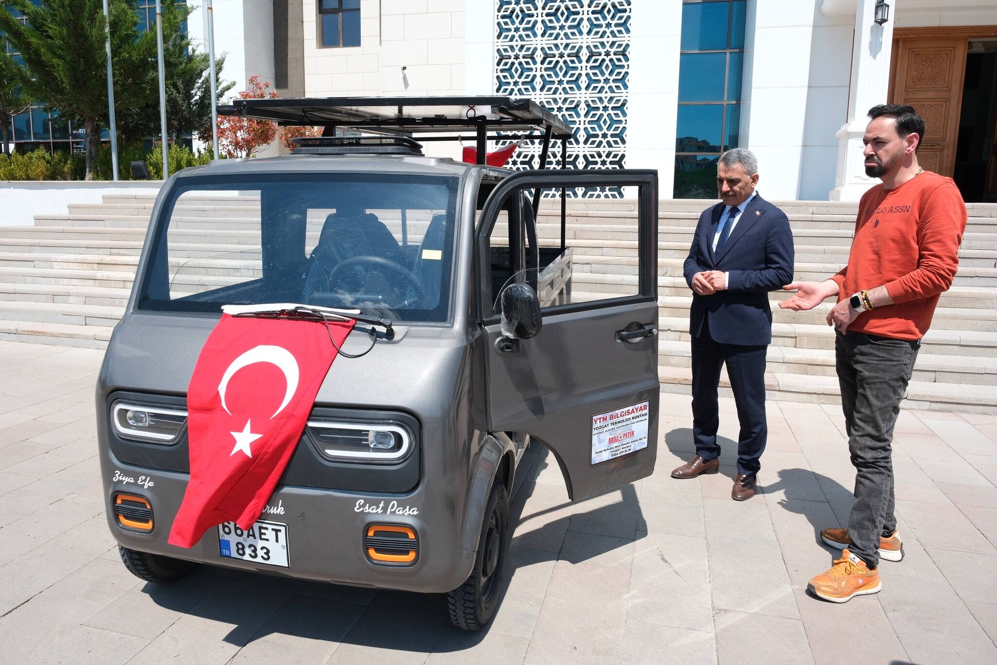 Yozgat'ta Yerli Elektrikli Araç Valiye Tanıtıldı (1)