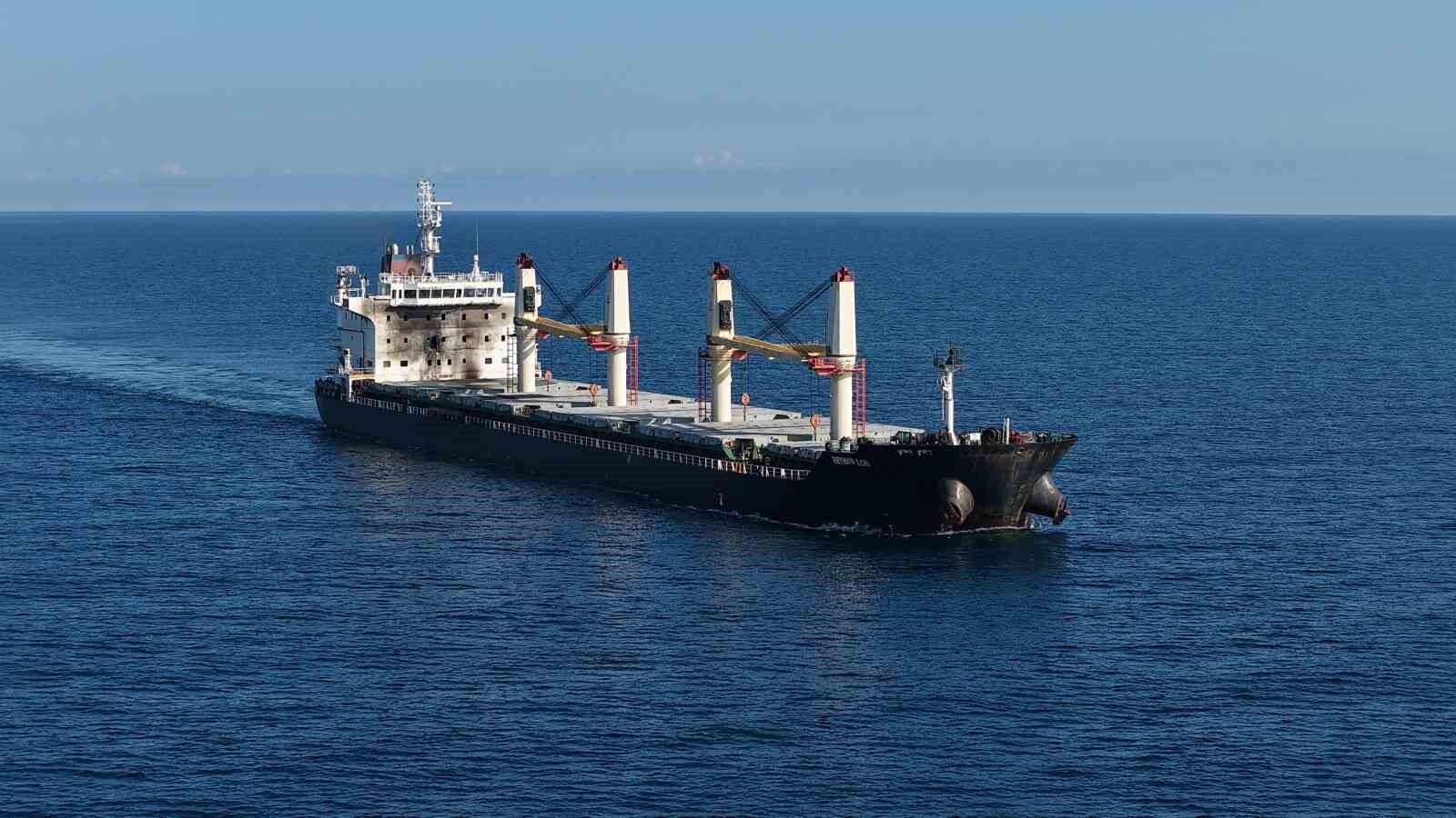 Торговое судно затонуло в Черном море после атаки