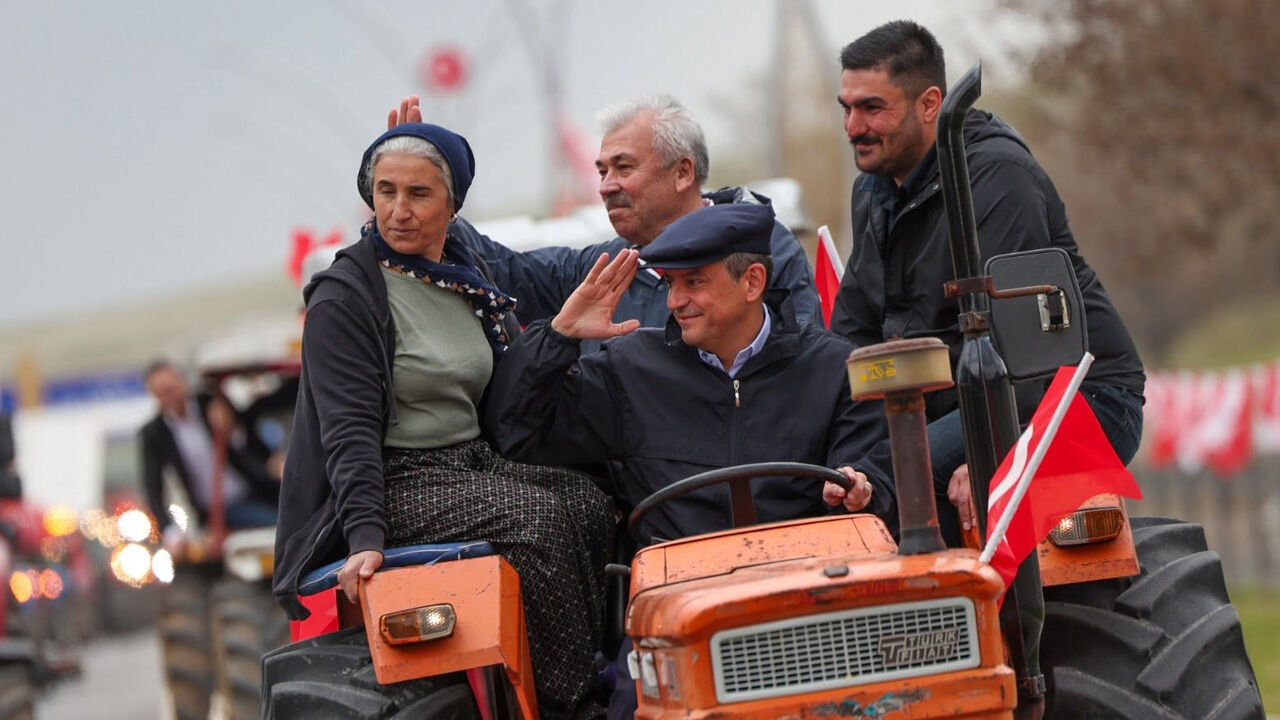 Yeni Parti'nin Kapak Görselinde Yozgat Ayrıntısı (2)