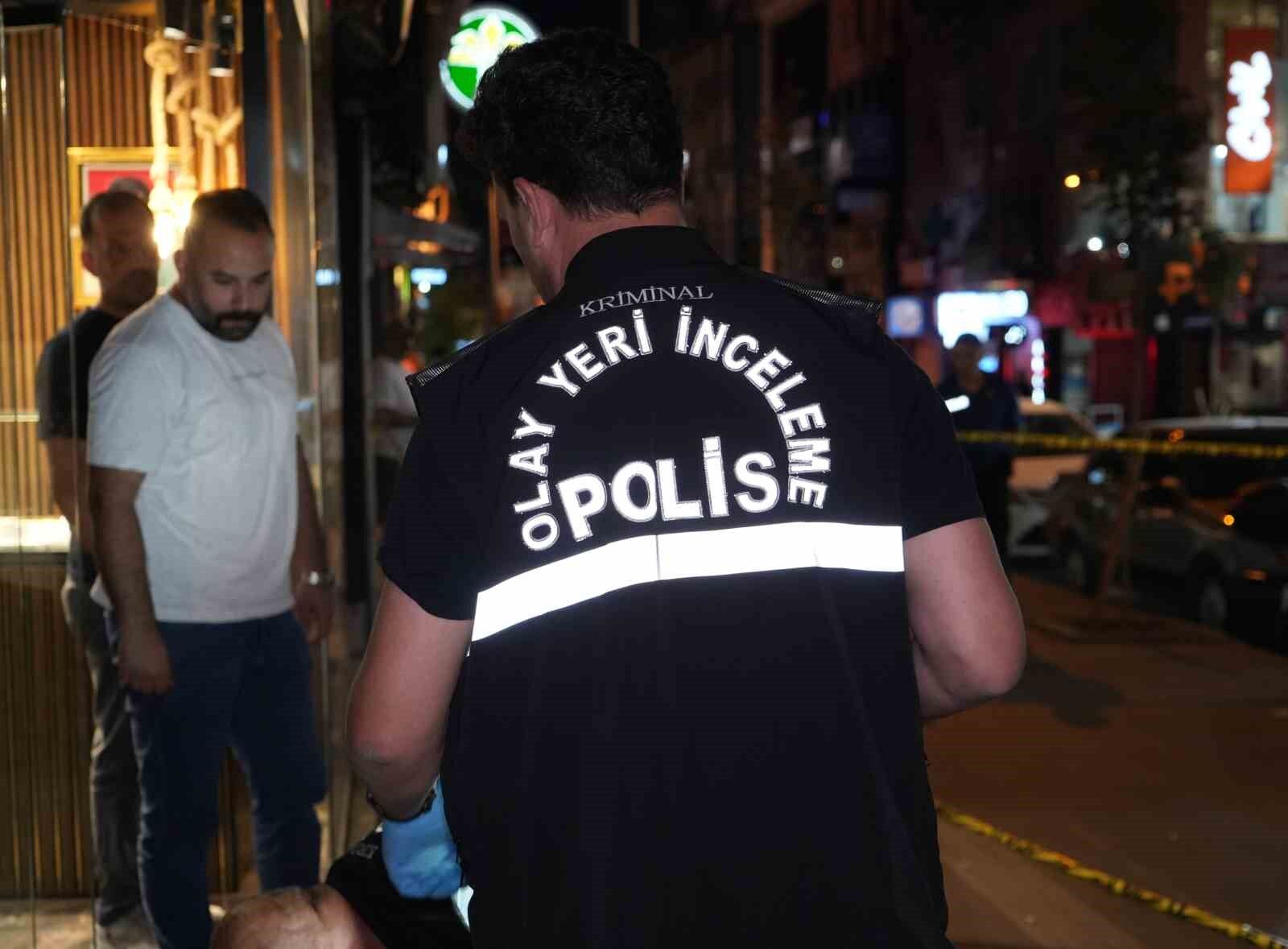 Tartıştığı husumetlisini tabancayla vurdu