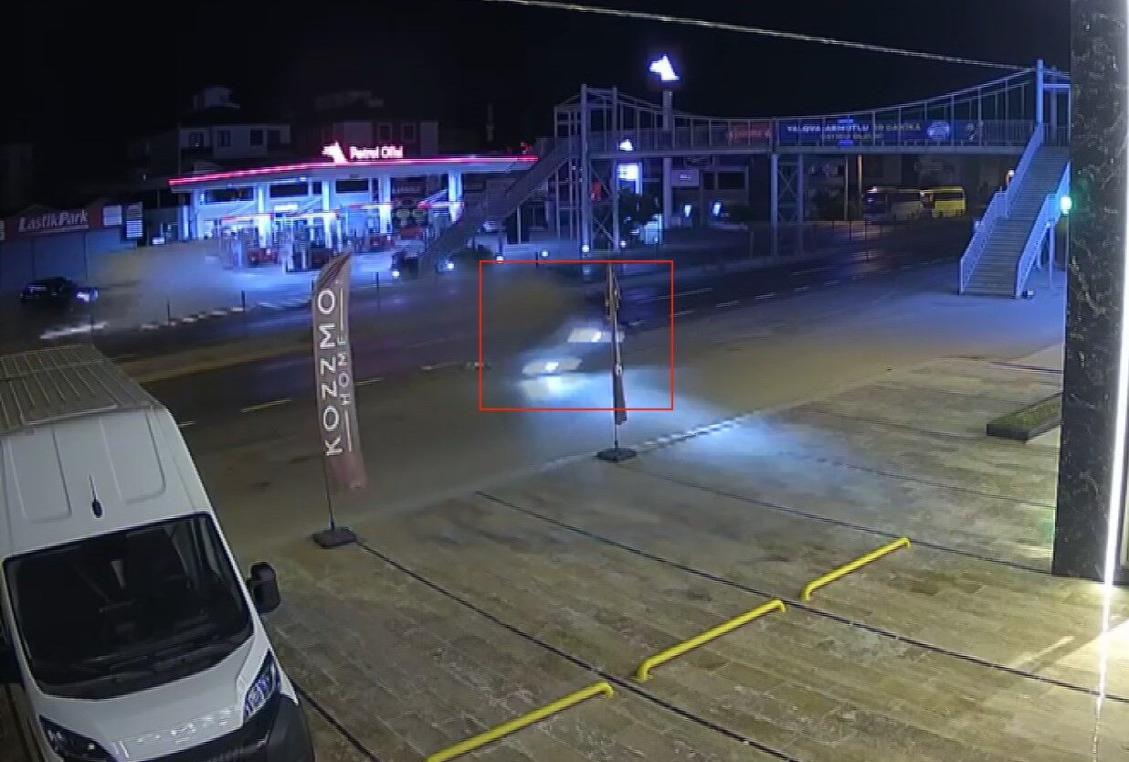 Yalova'da otomobil takla attı: 1 yaralı